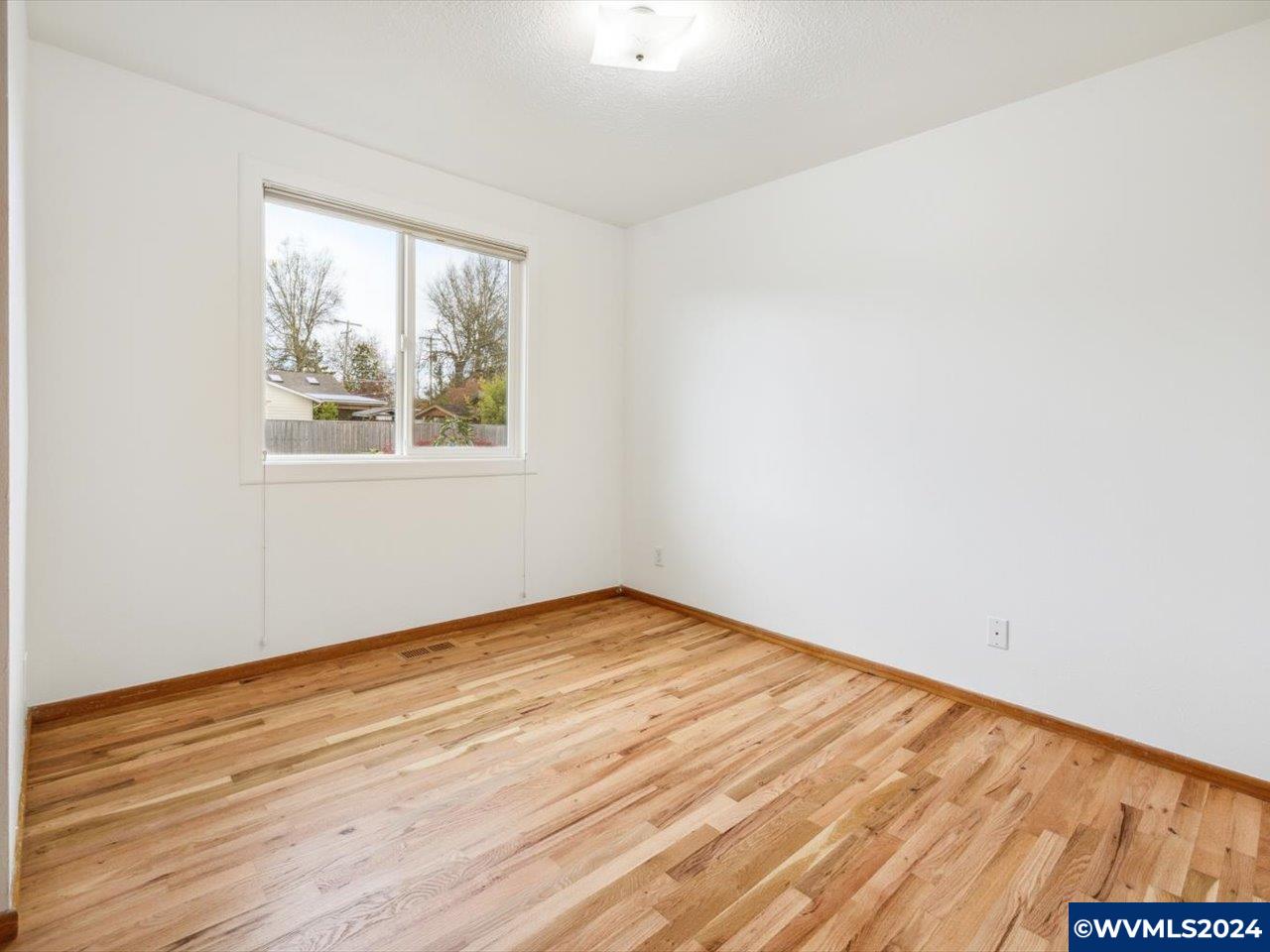 1130 NW Maple Av