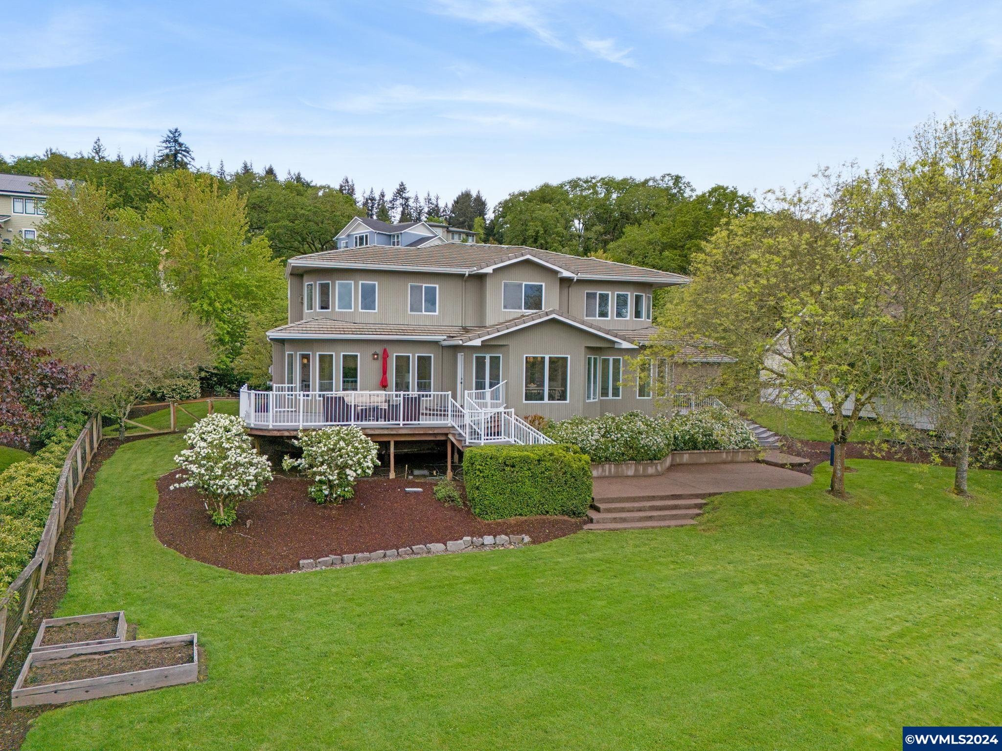 2628 SW Brooklane Dr