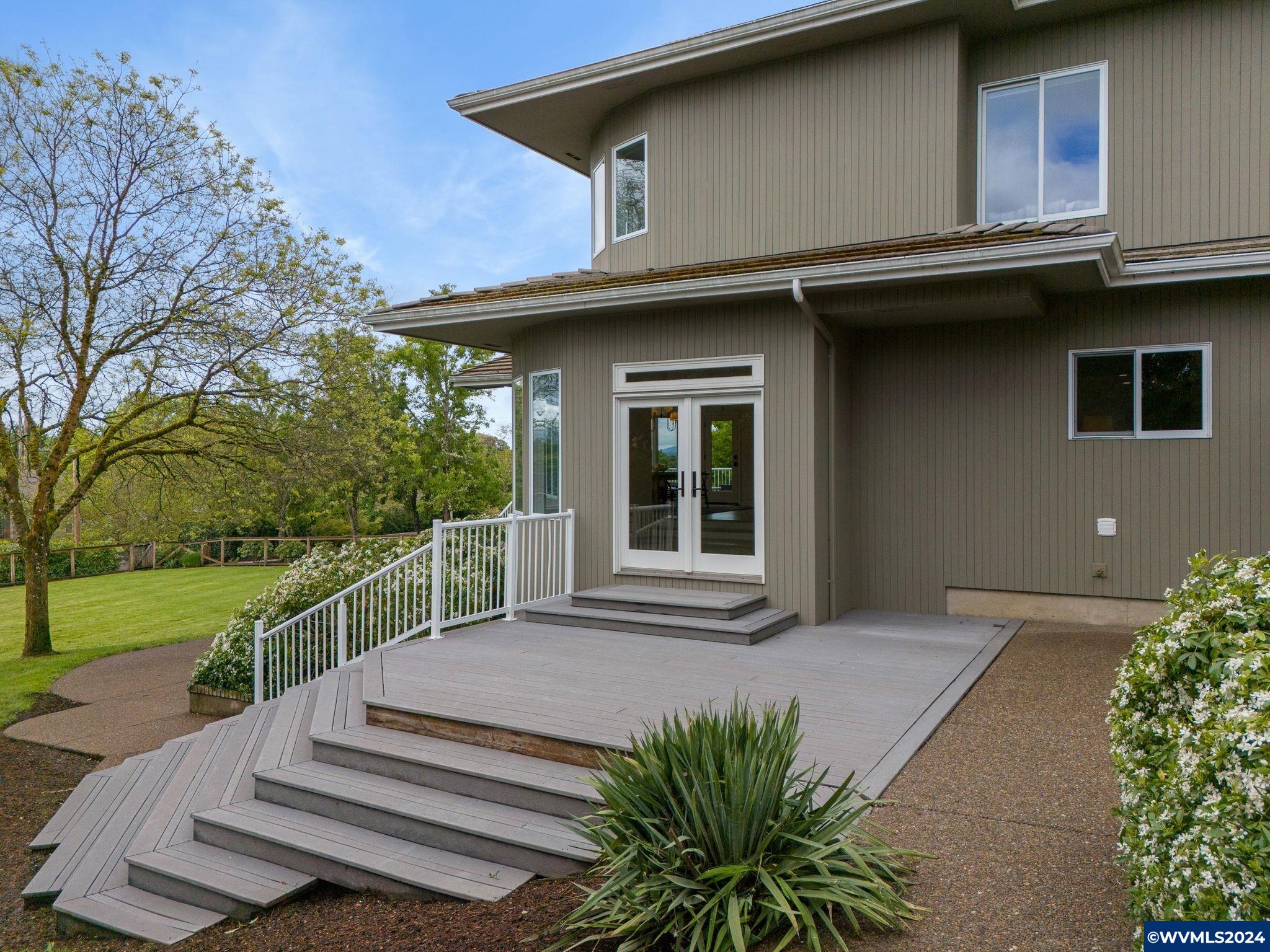 2628 SW Brooklane Dr