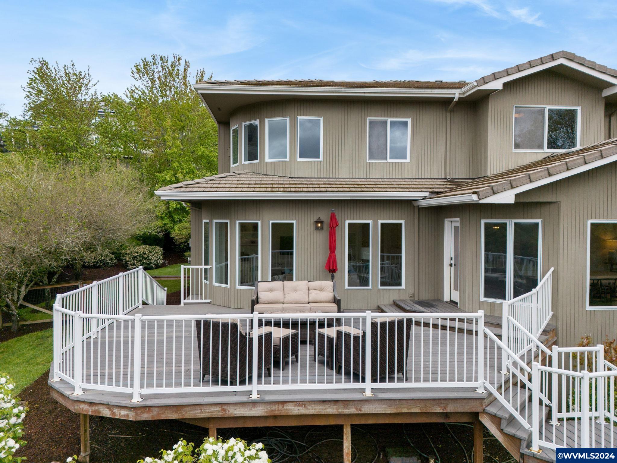 2628 SW Brooklane Dr