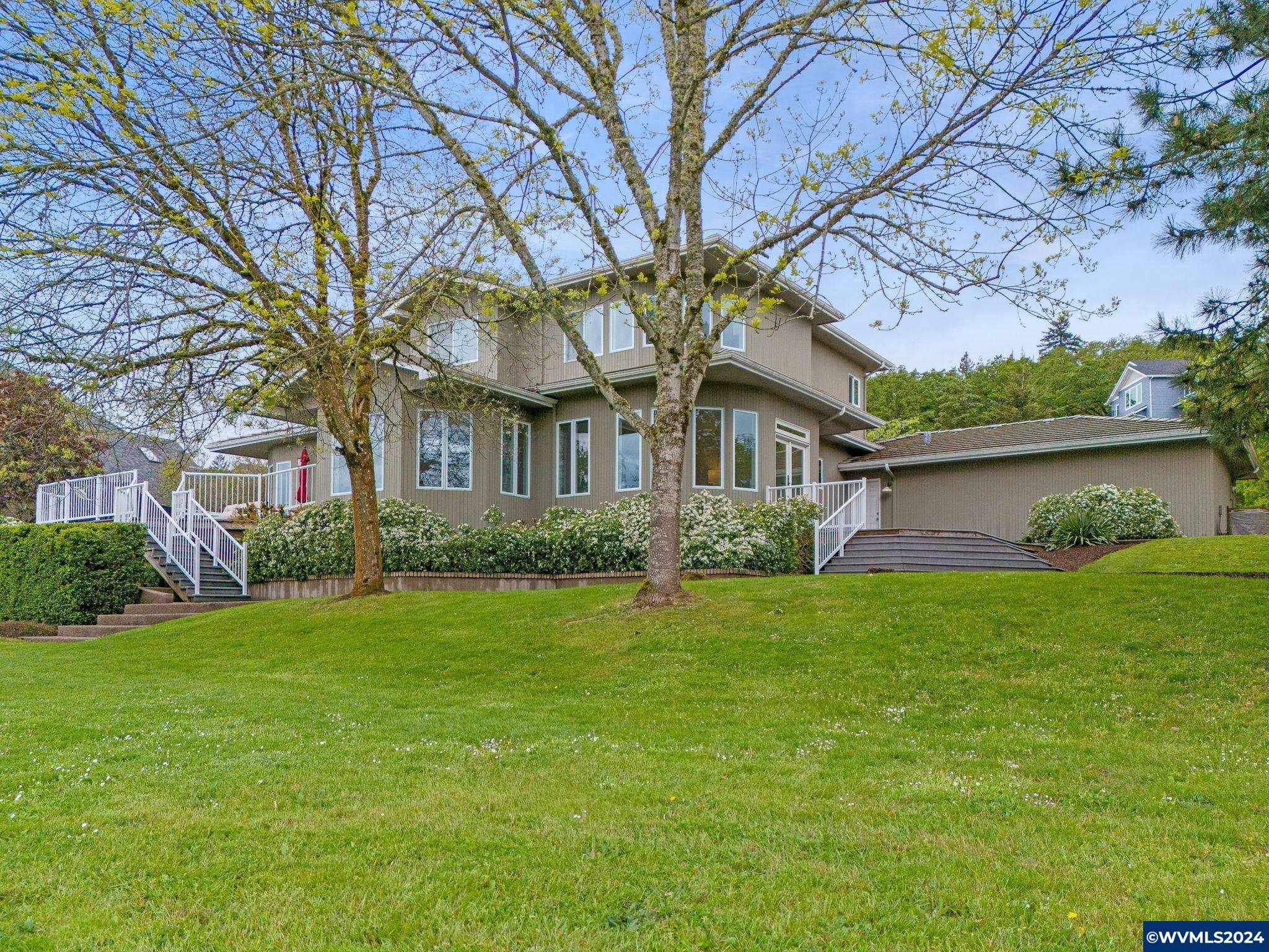 2628 SW Brooklane Dr