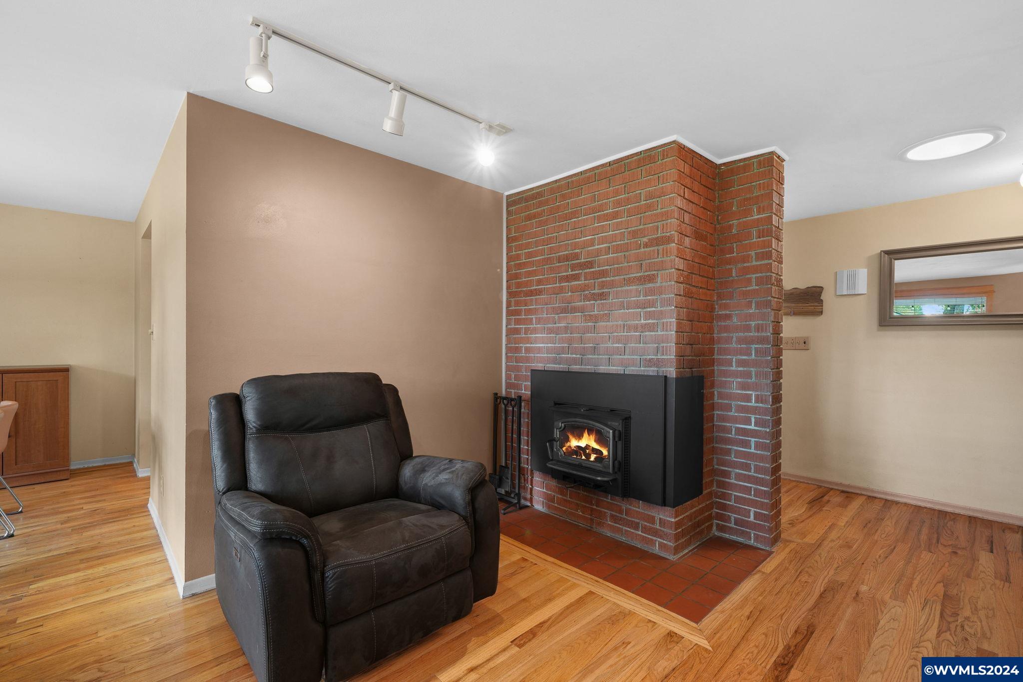 2504 NW Mulkey Av