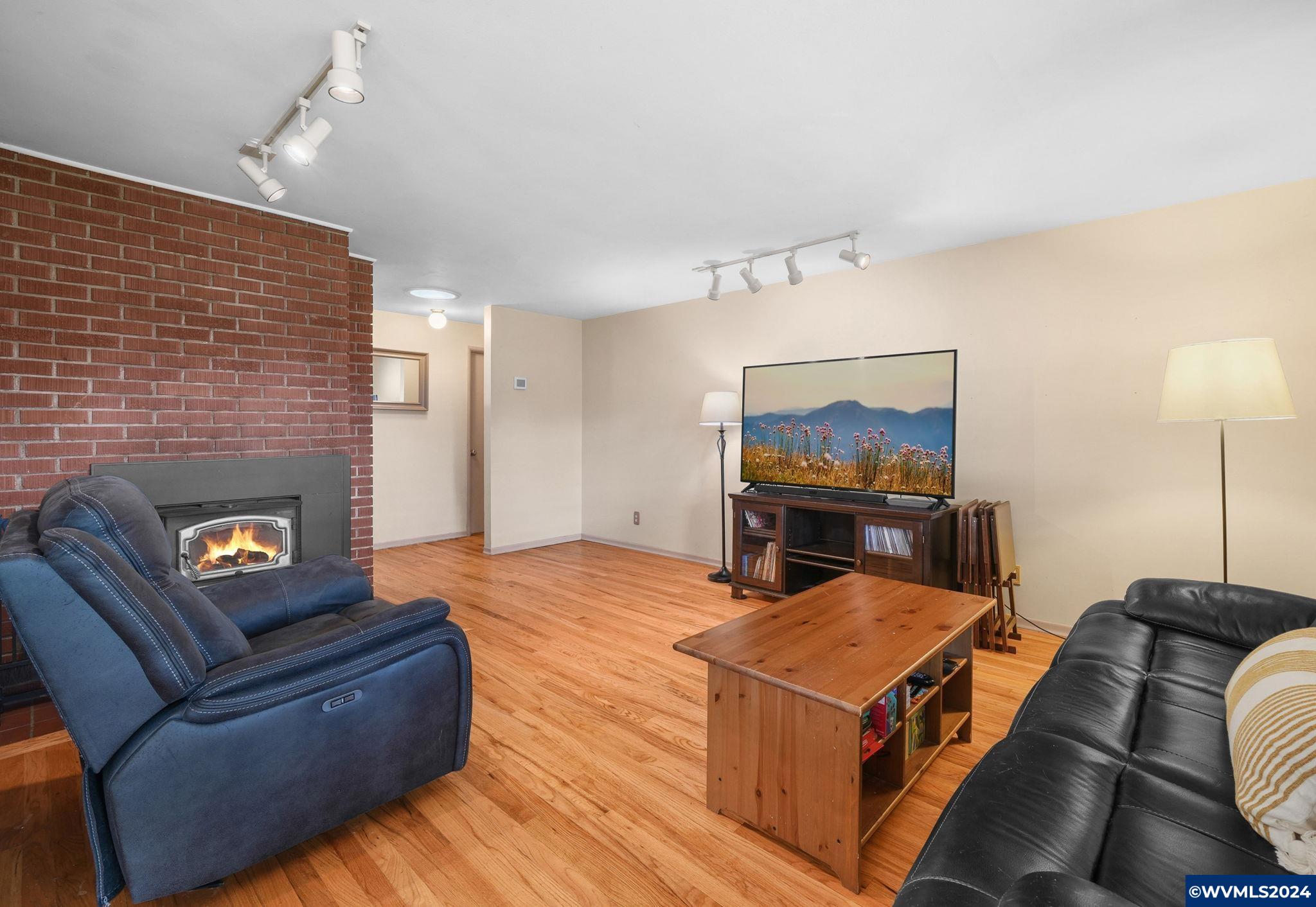 2504 NW Mulkey Av