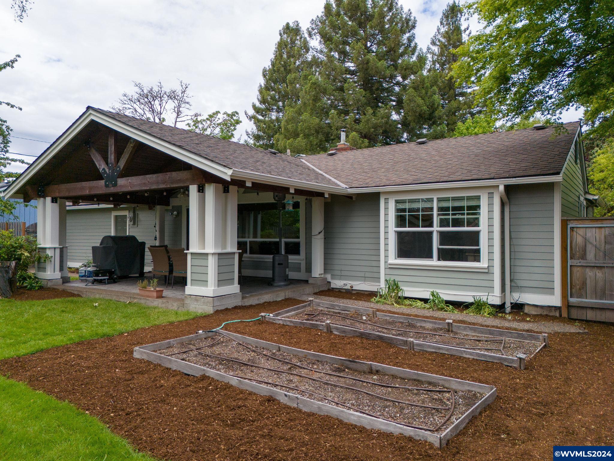 2504 NW Mulkey Av
