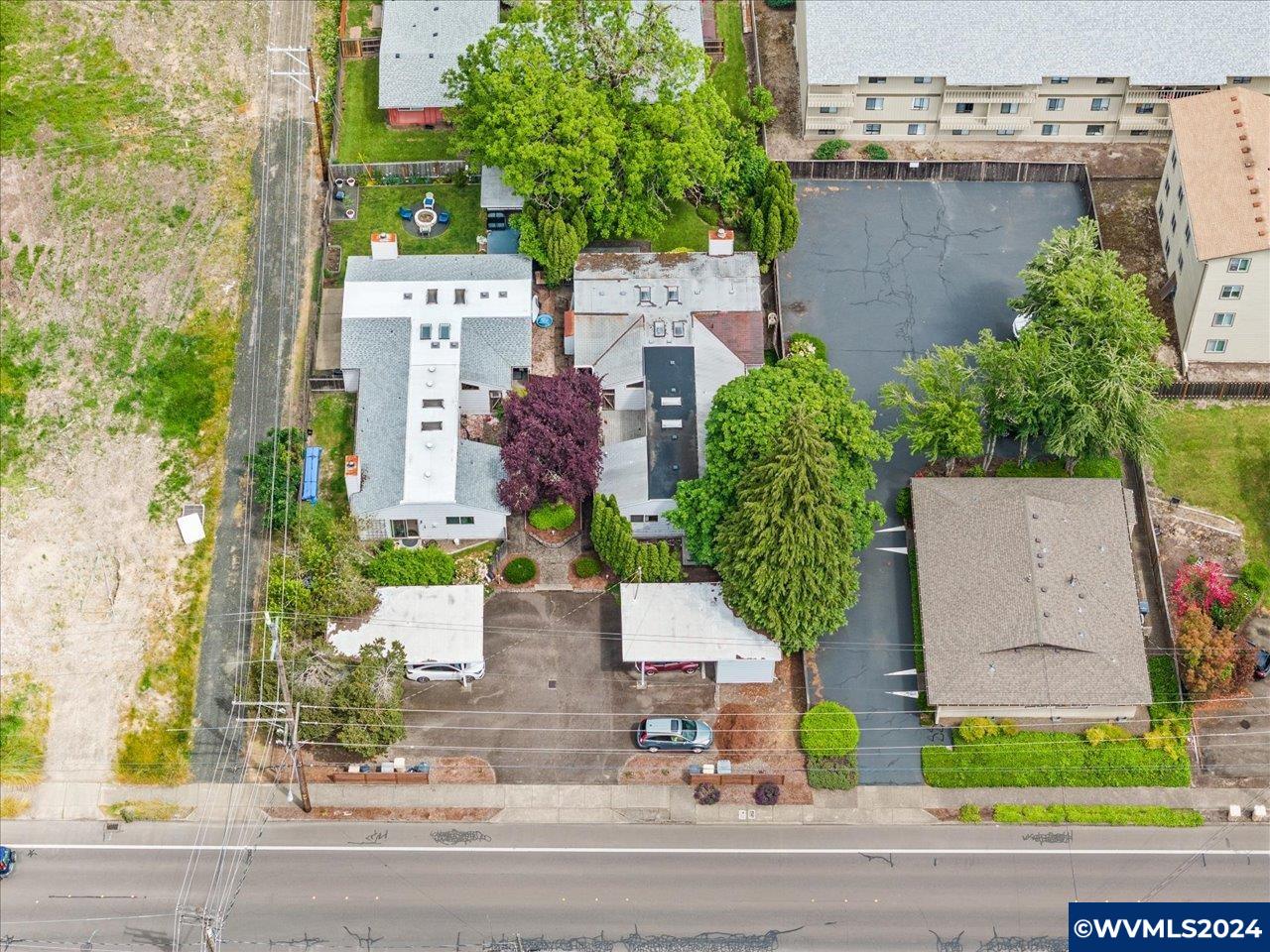 2461 NW Grant Av
