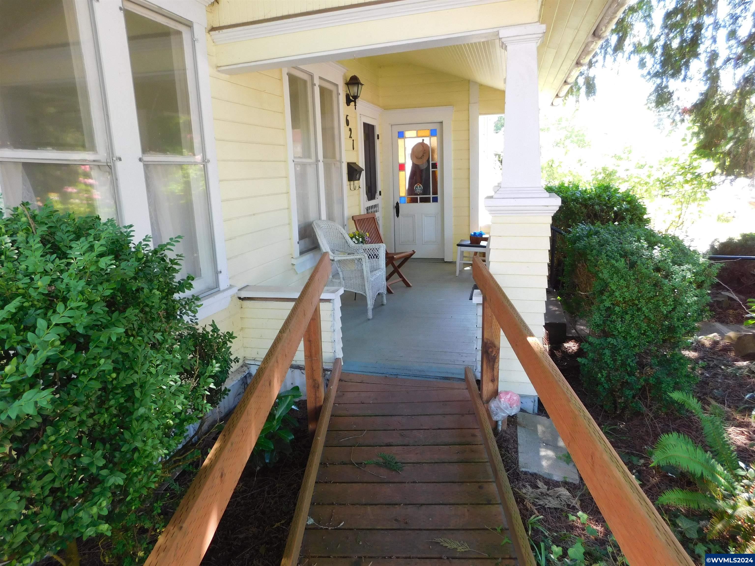 621 NW 14th St