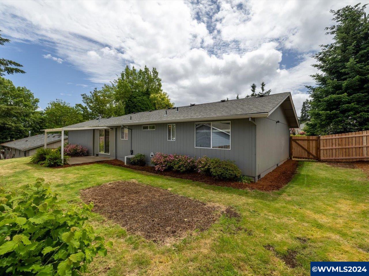401 Flint Ridge St SE