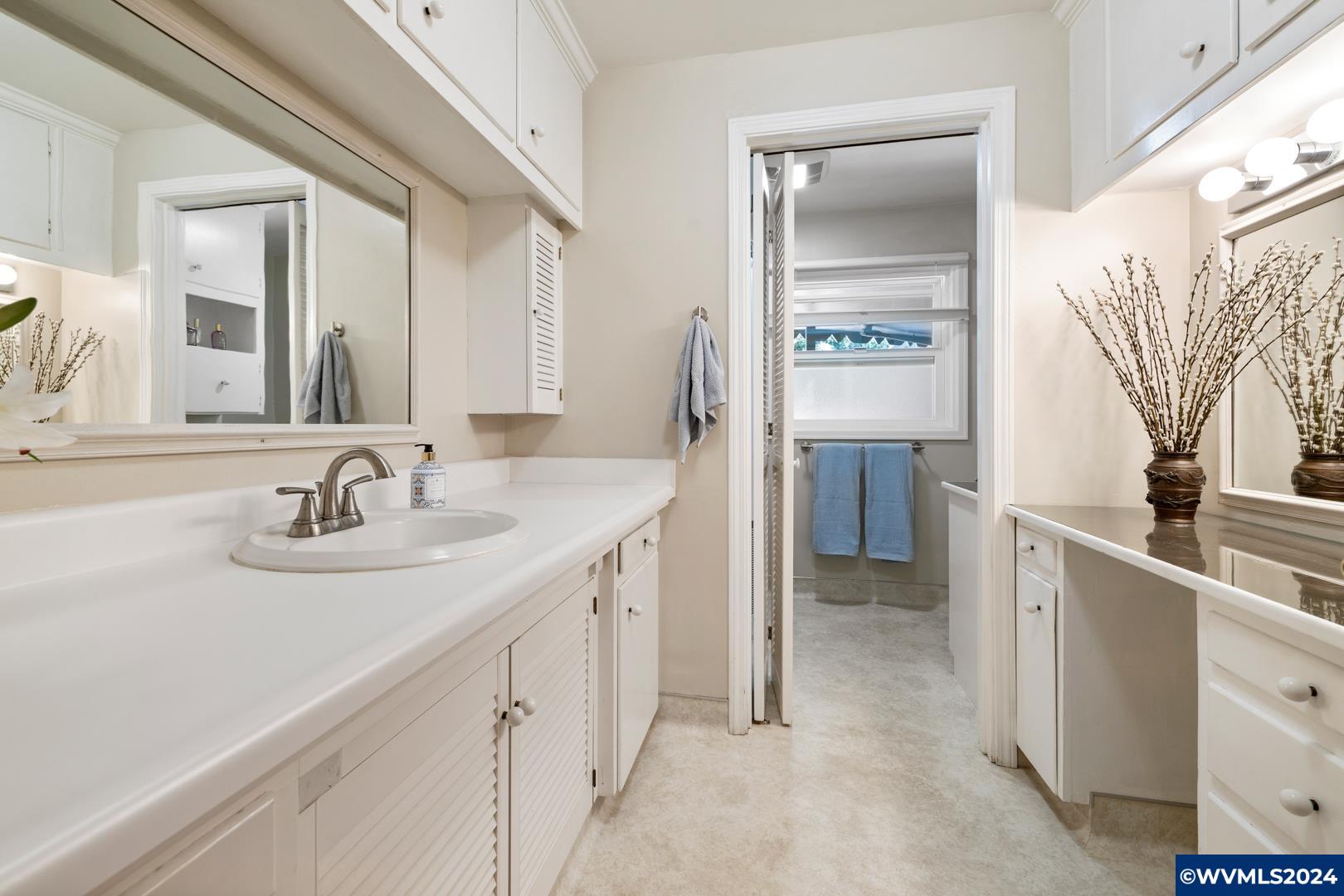 1125 NW 17th St