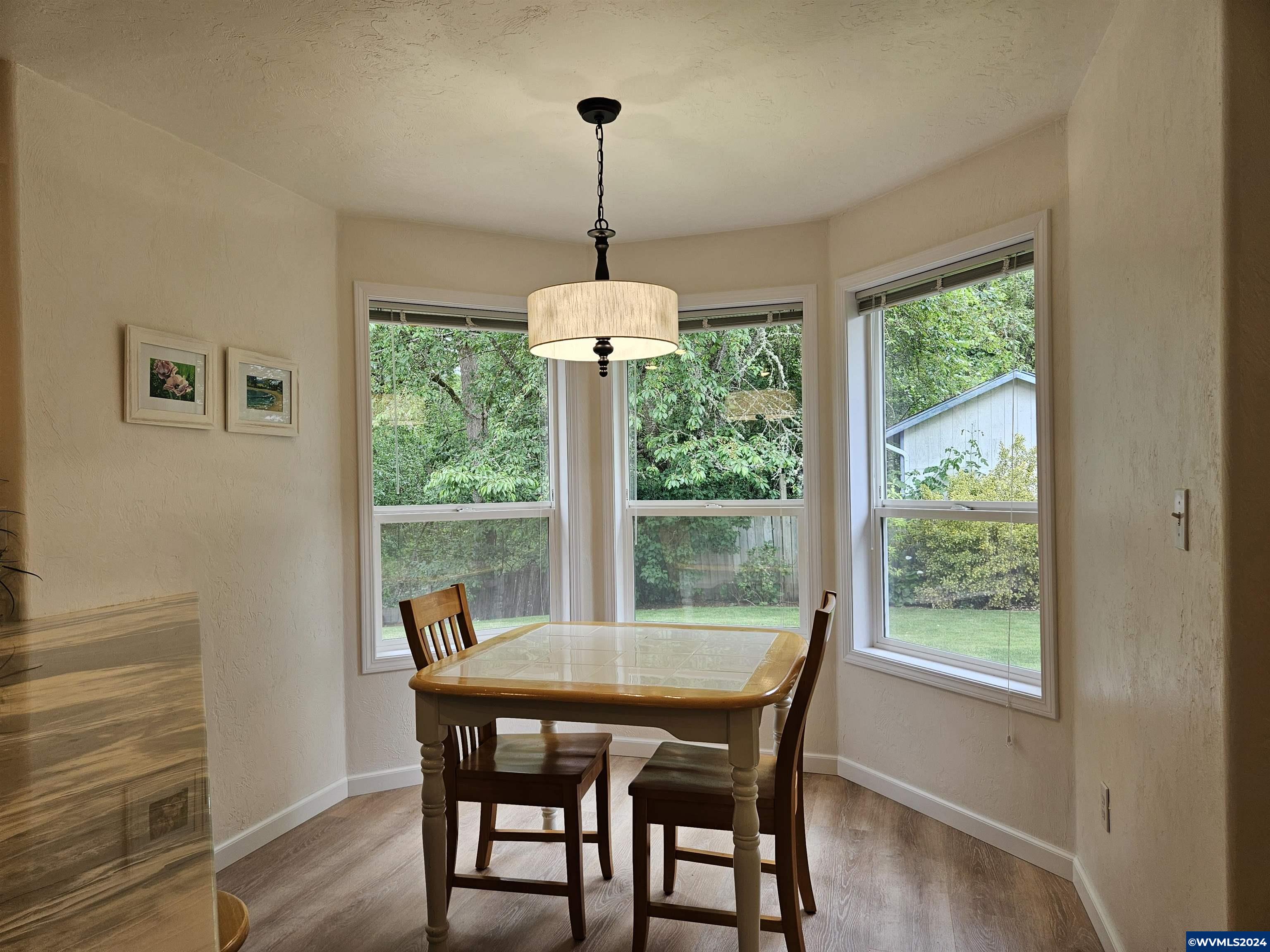 1319 Tamarack Ct SW