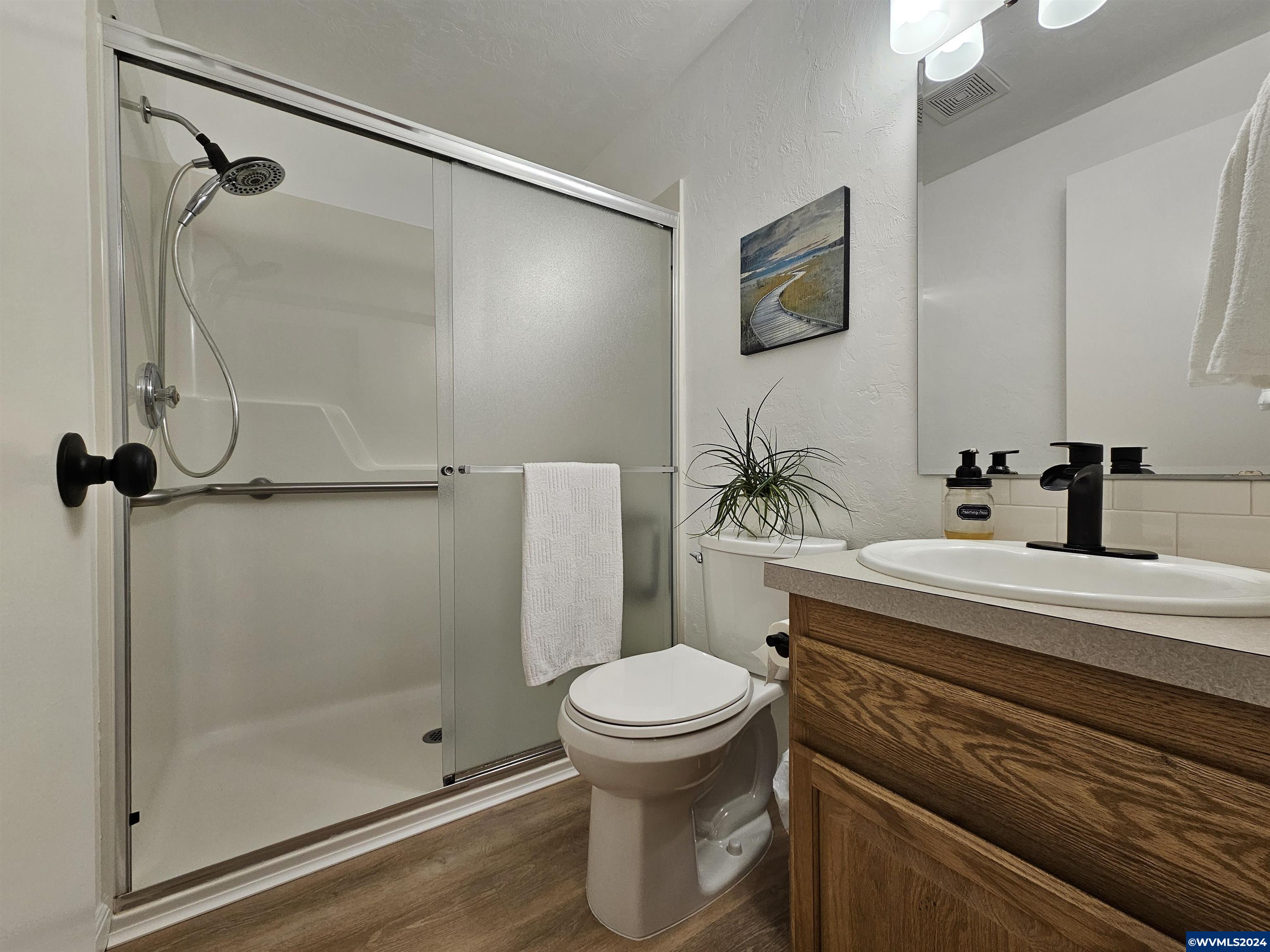 1319 Tamarack Ct SW