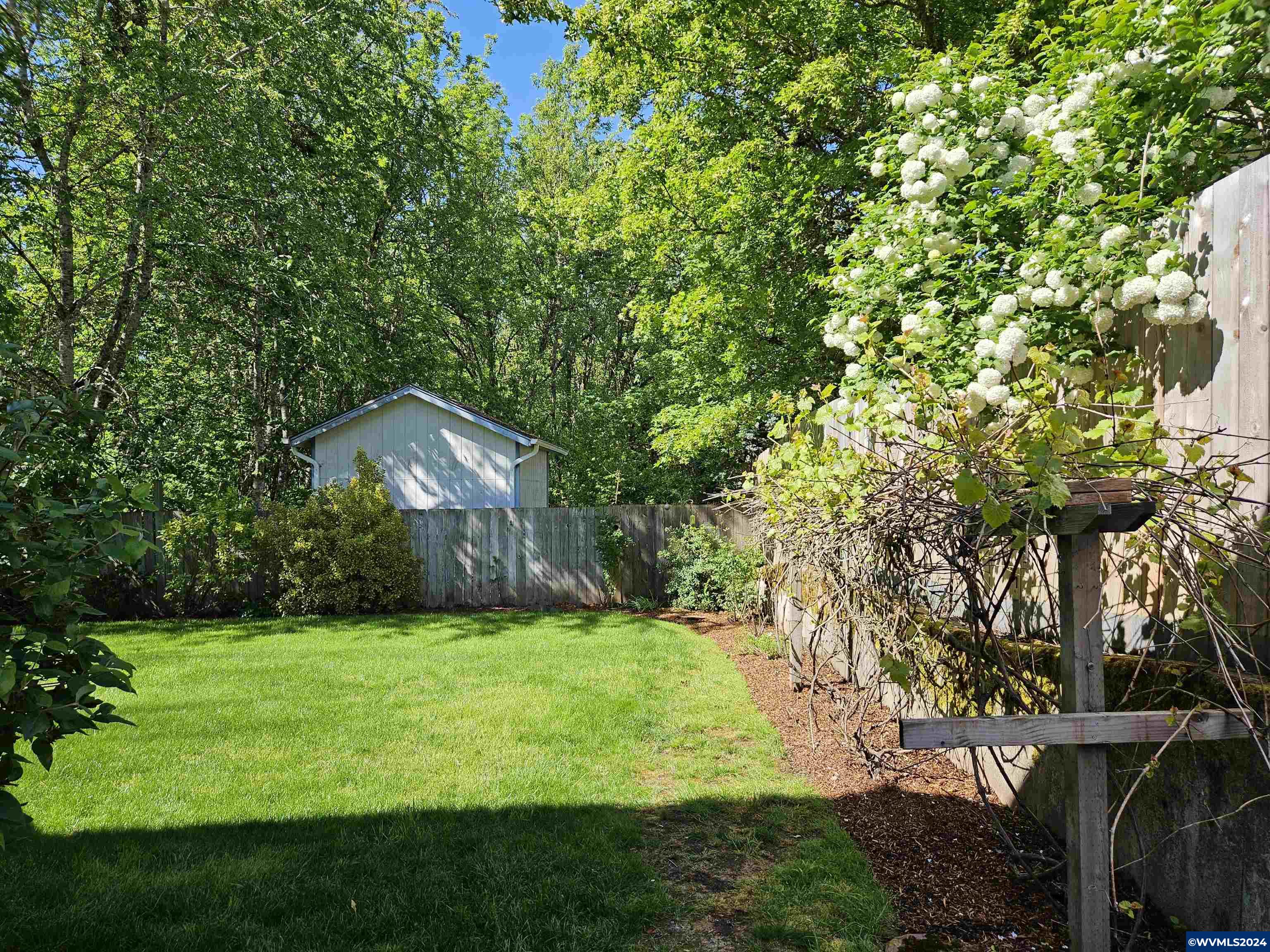 1319 Tamarack Ct SW