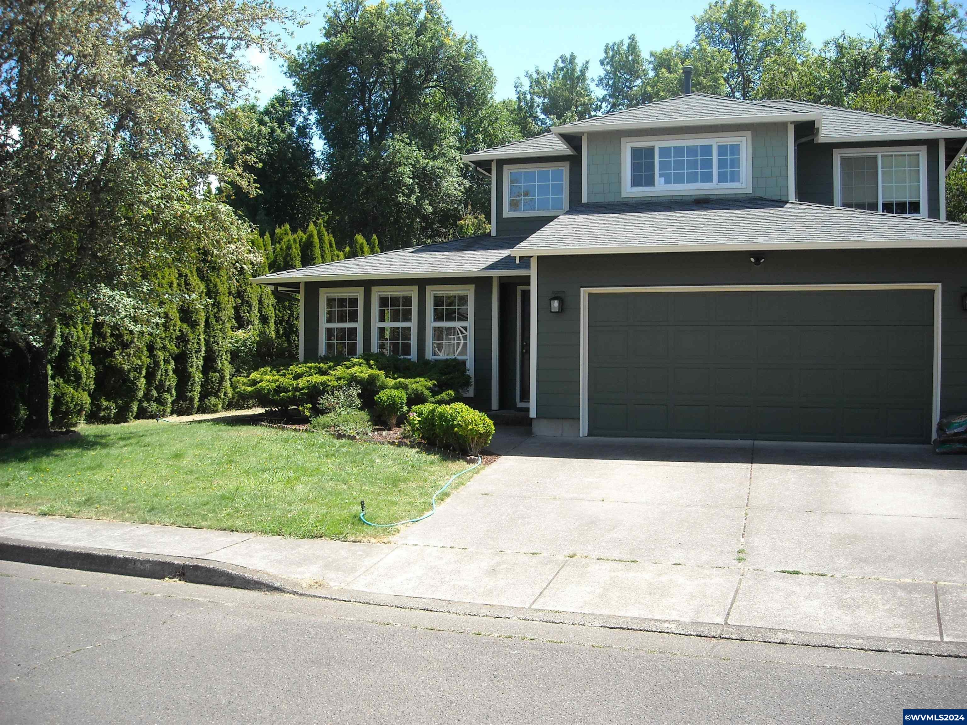 1540 SW Birdie Dr