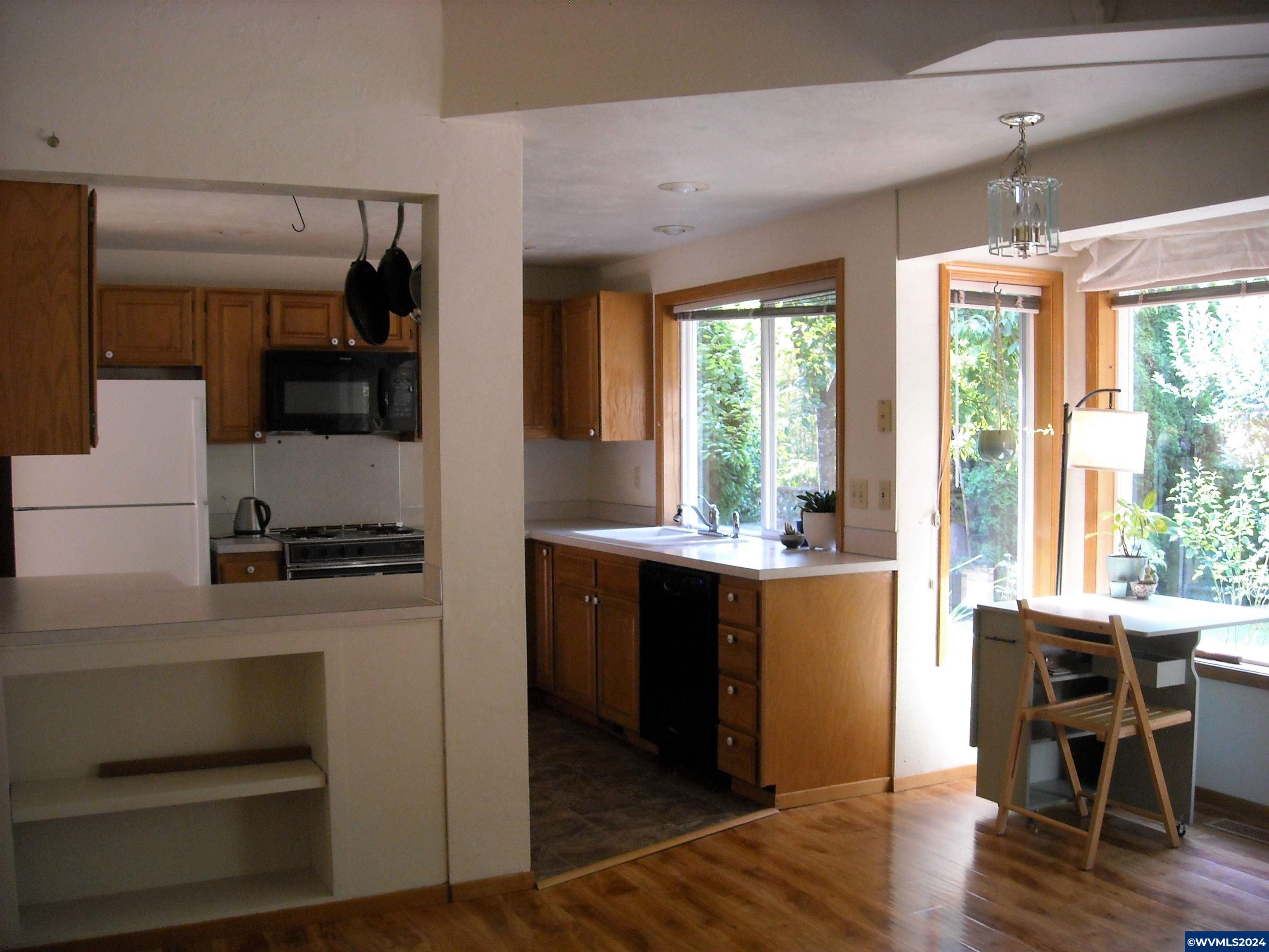 1540 SW Birdie Dr