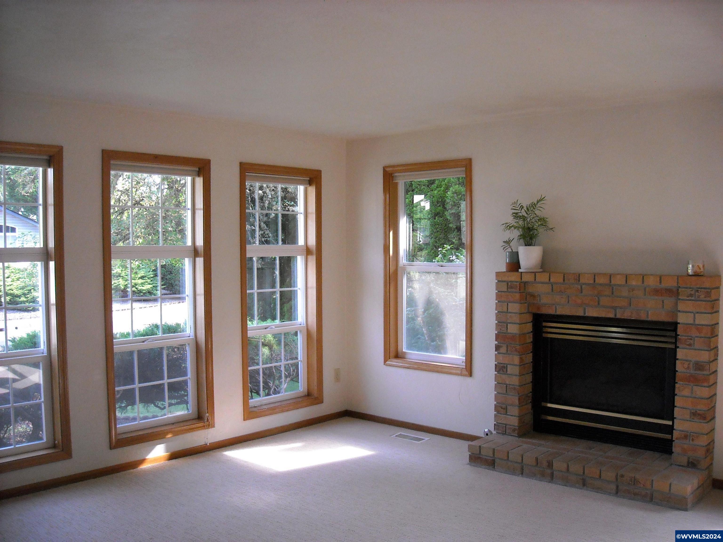 1540 SW Birdie Dr
