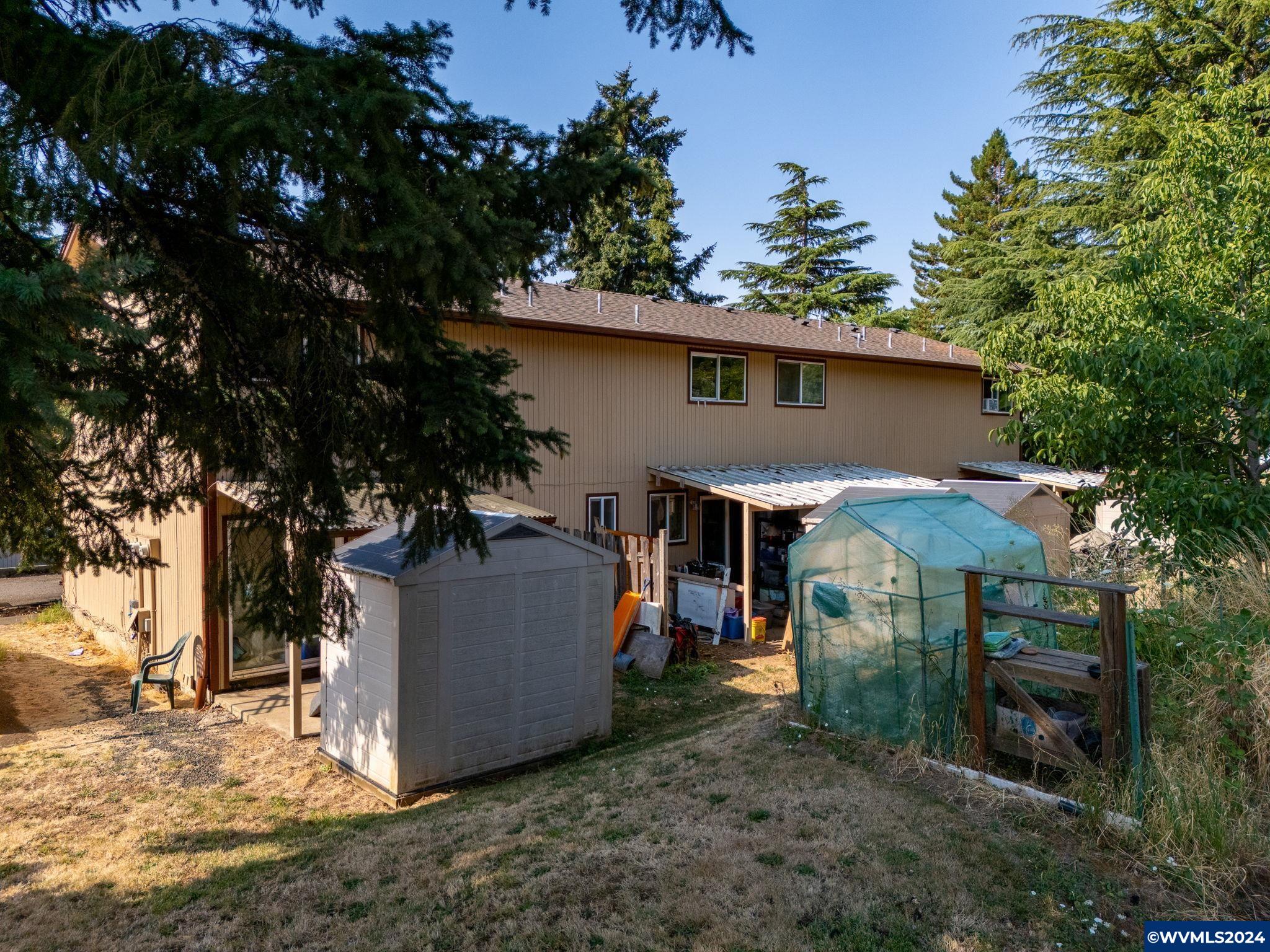 131 N 7th (-137) St
