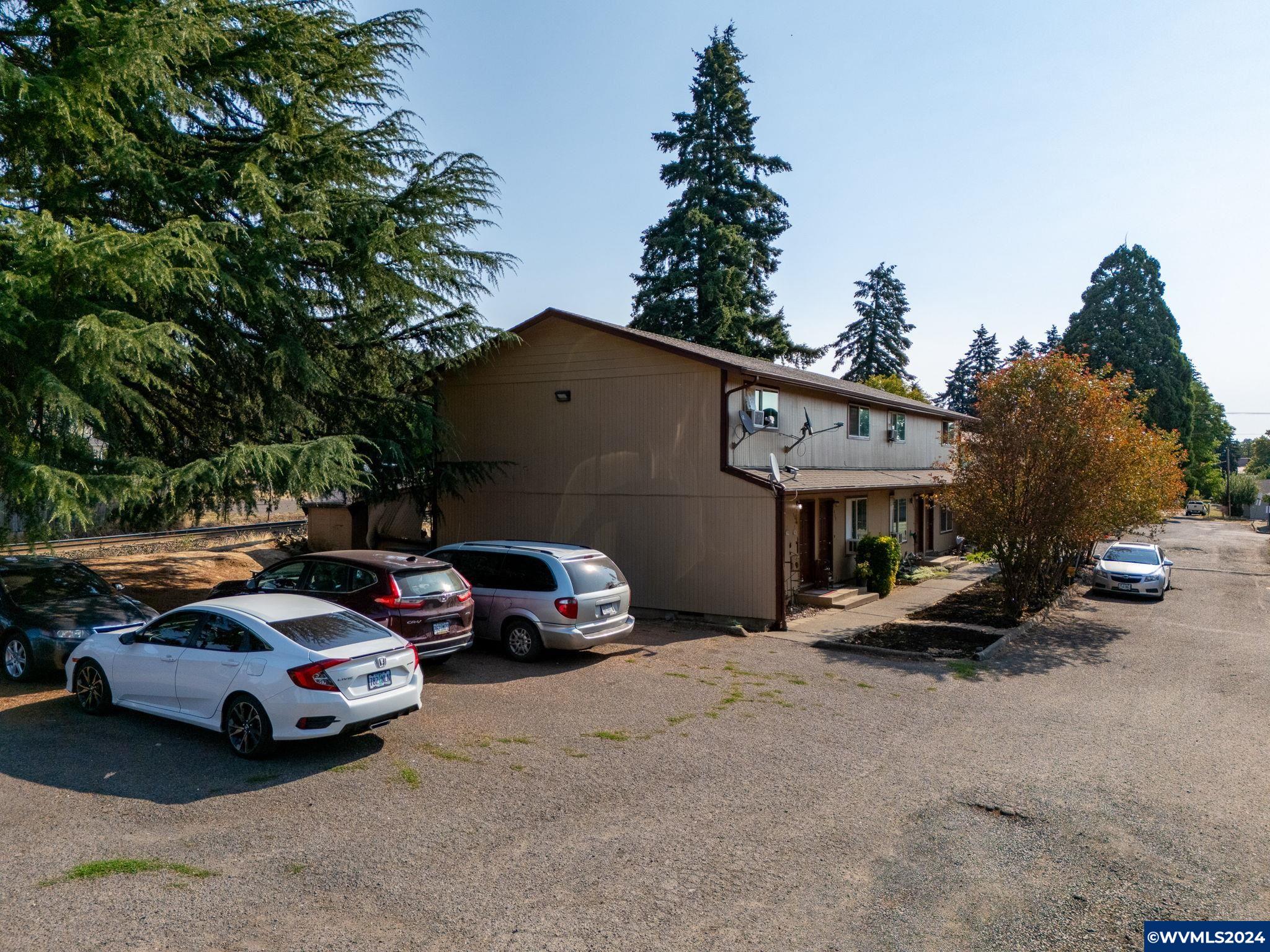 131 N 7th (-137) St