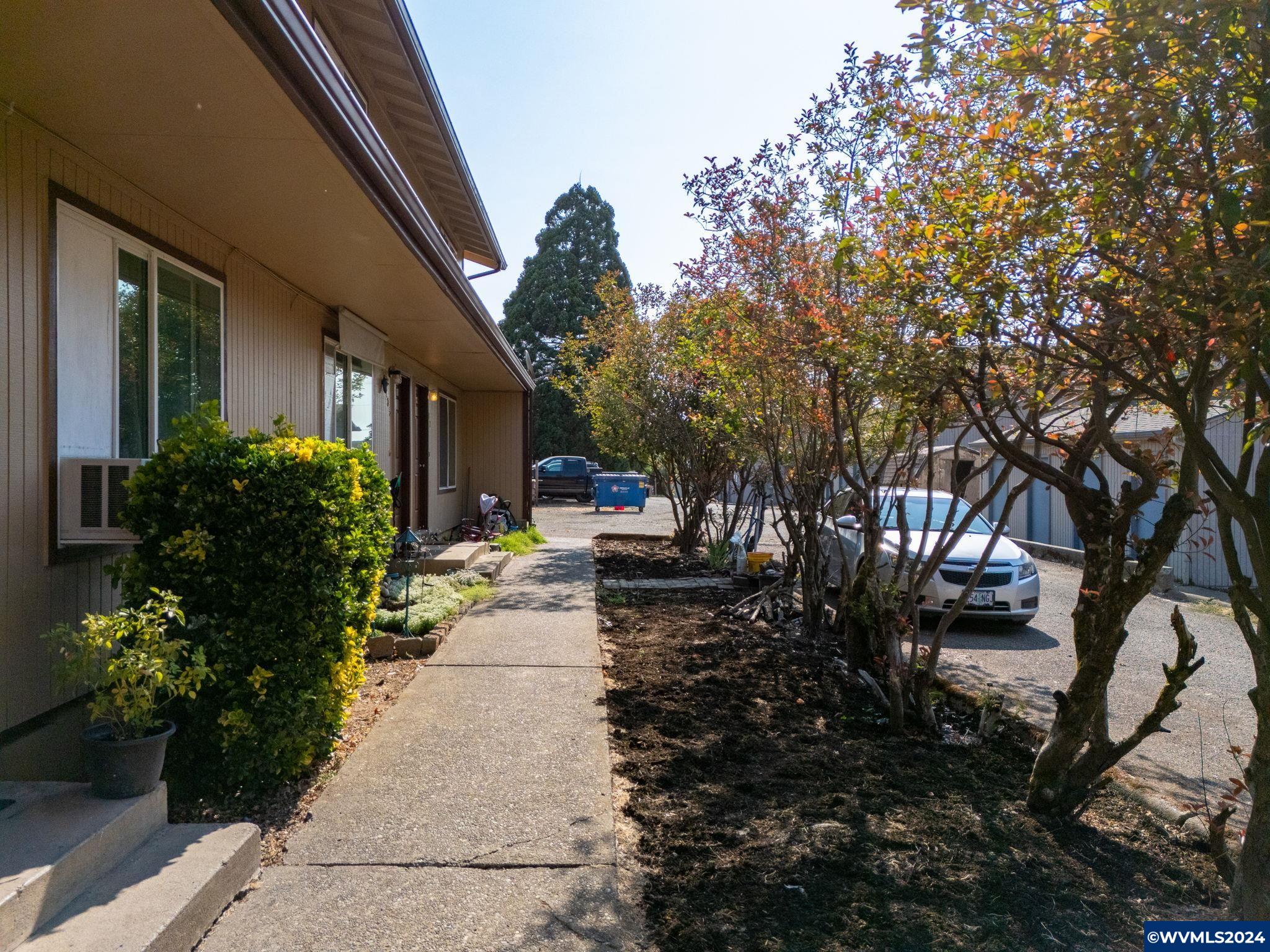 131 N 7th (-137) St
