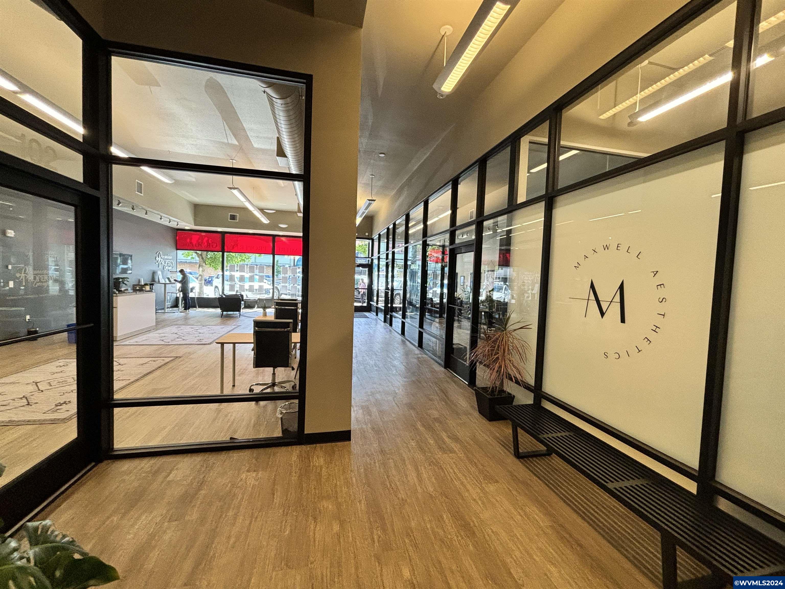 223 Commercial (160-D) St NE