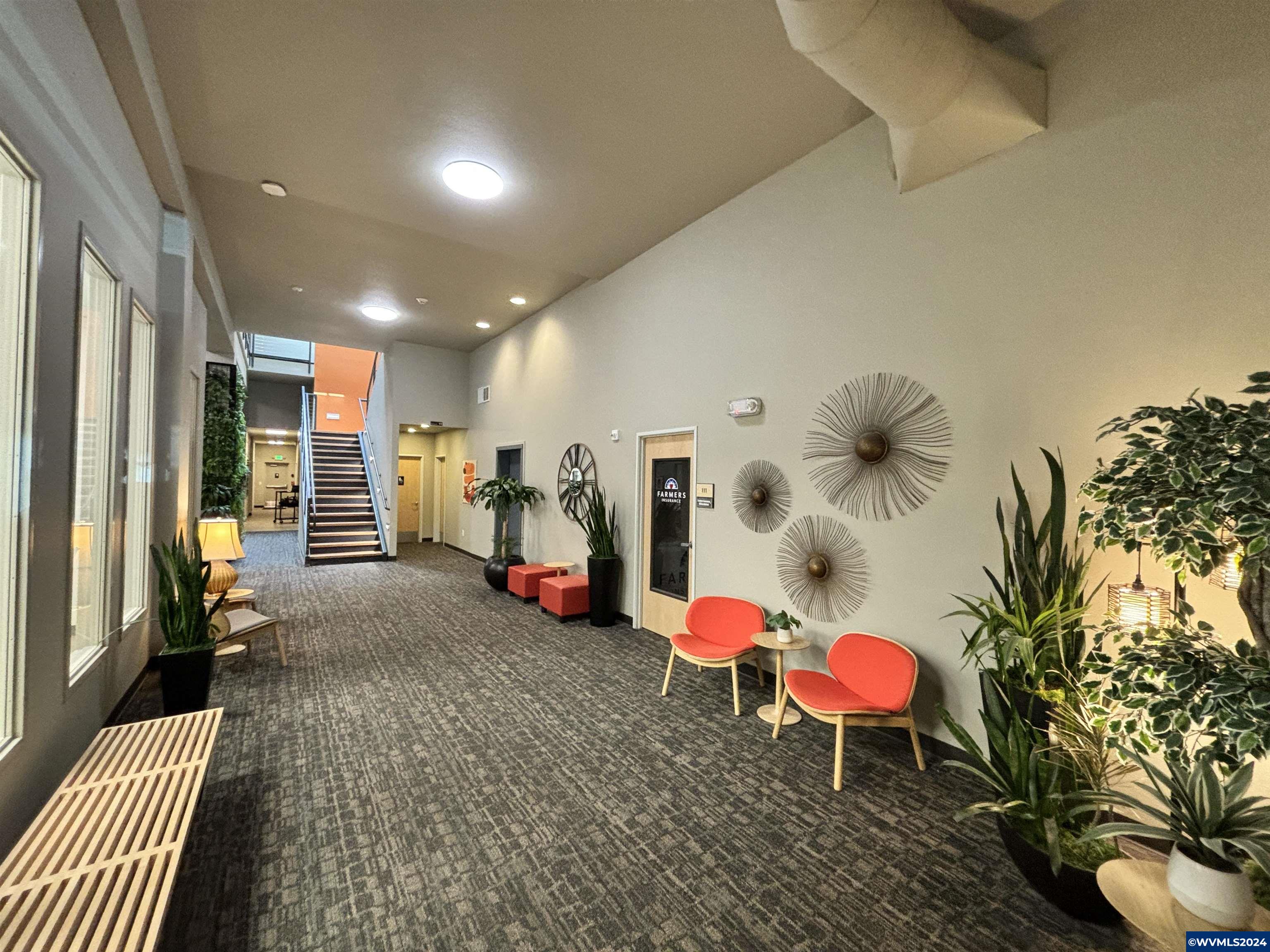 223 Commercial (160-D) St NE