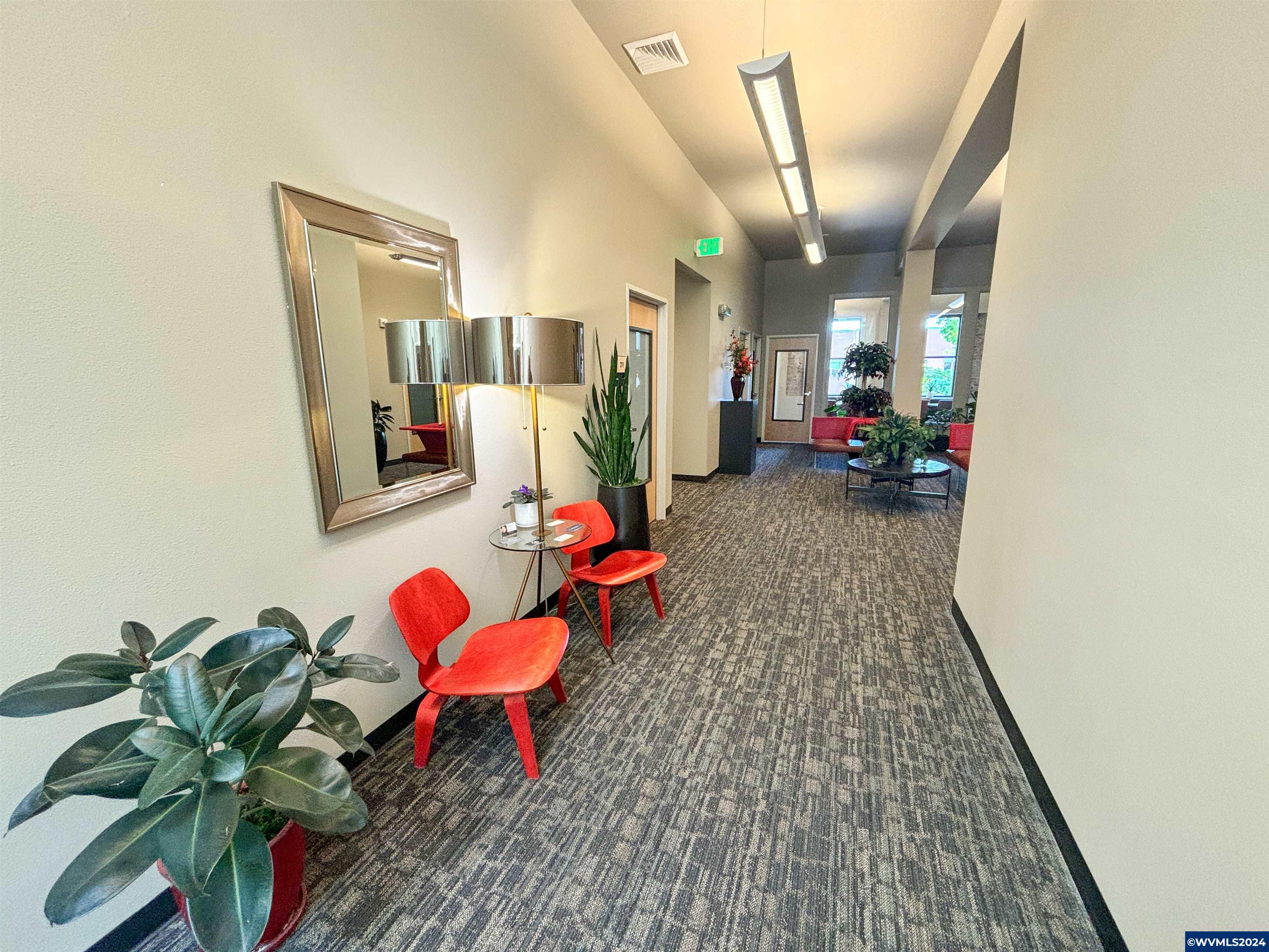 223 Commercial (140-A) St NE
