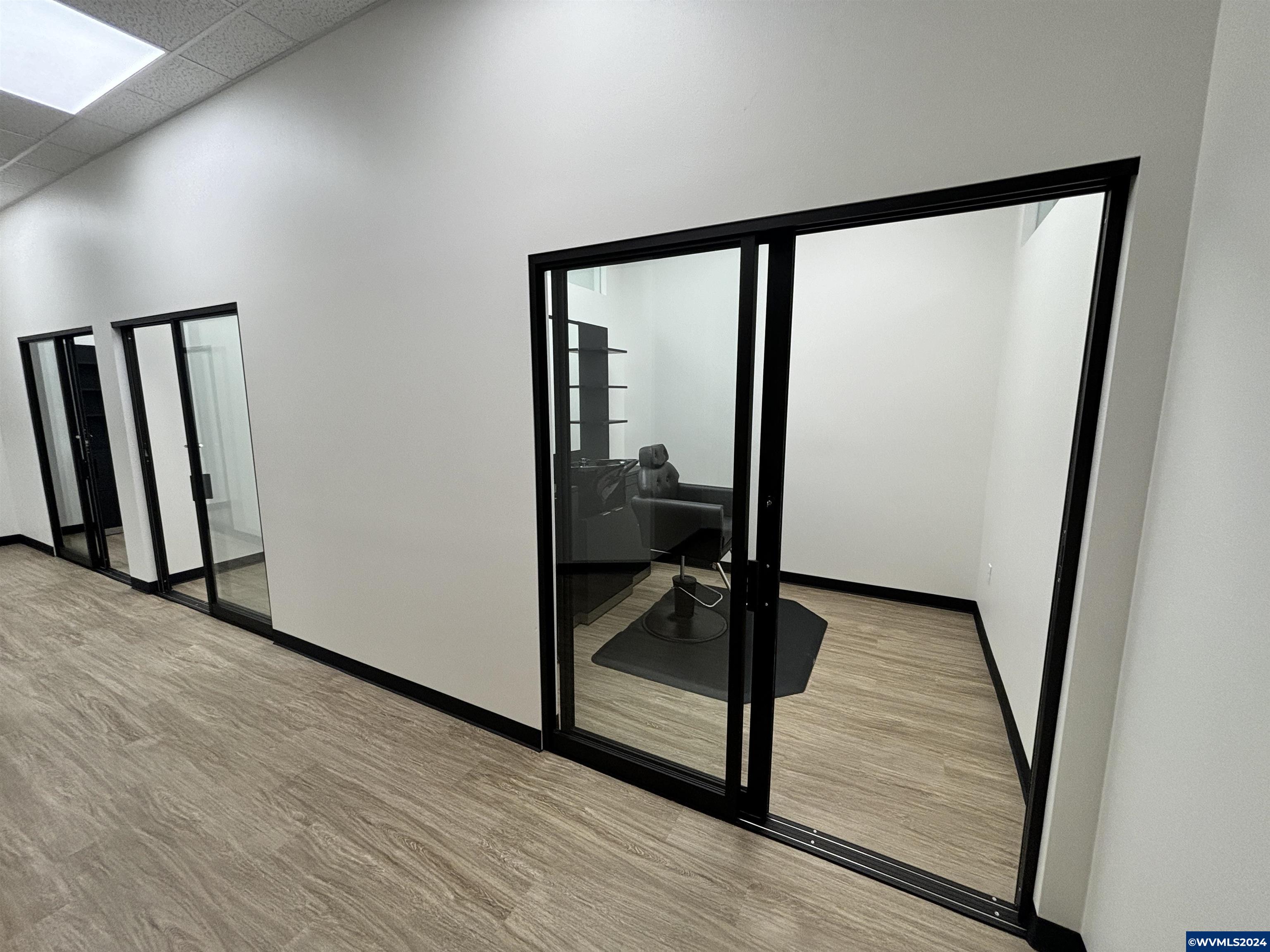 223 Commercial (140-A) St NE