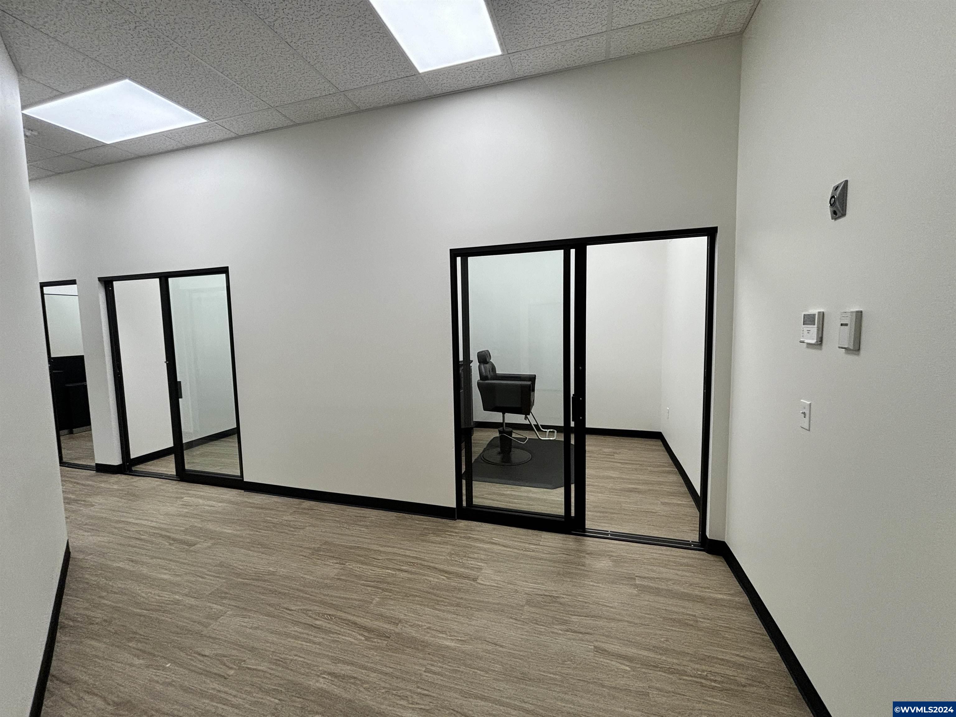 223 Commercial (140-A) St NE