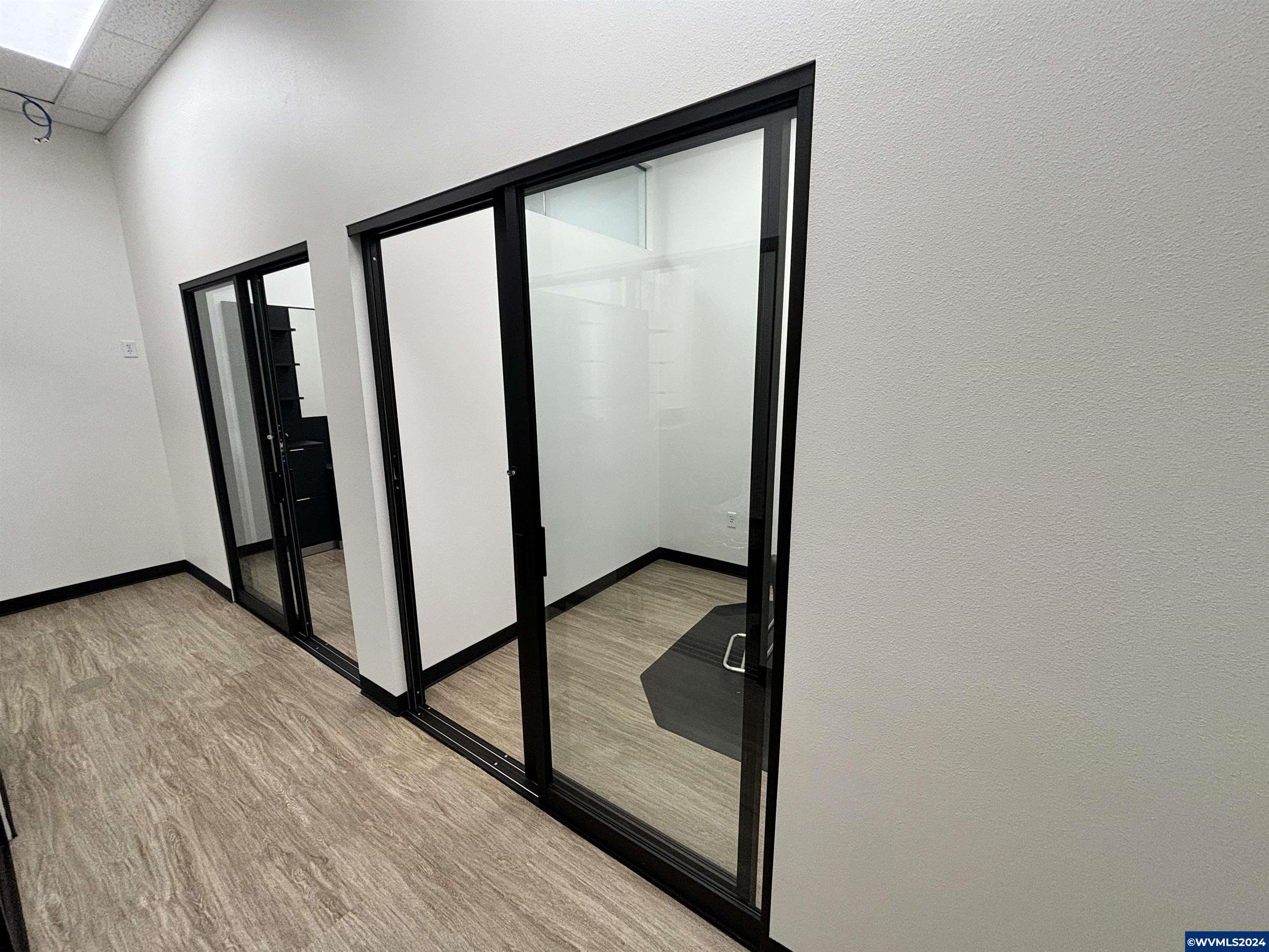 223 Commercial (140-C) St NE