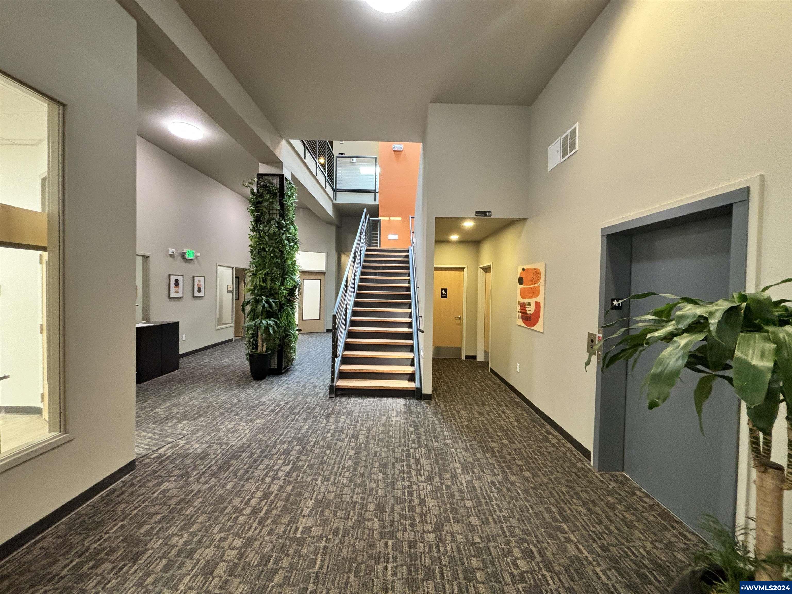 223 Commercial (142) St NE