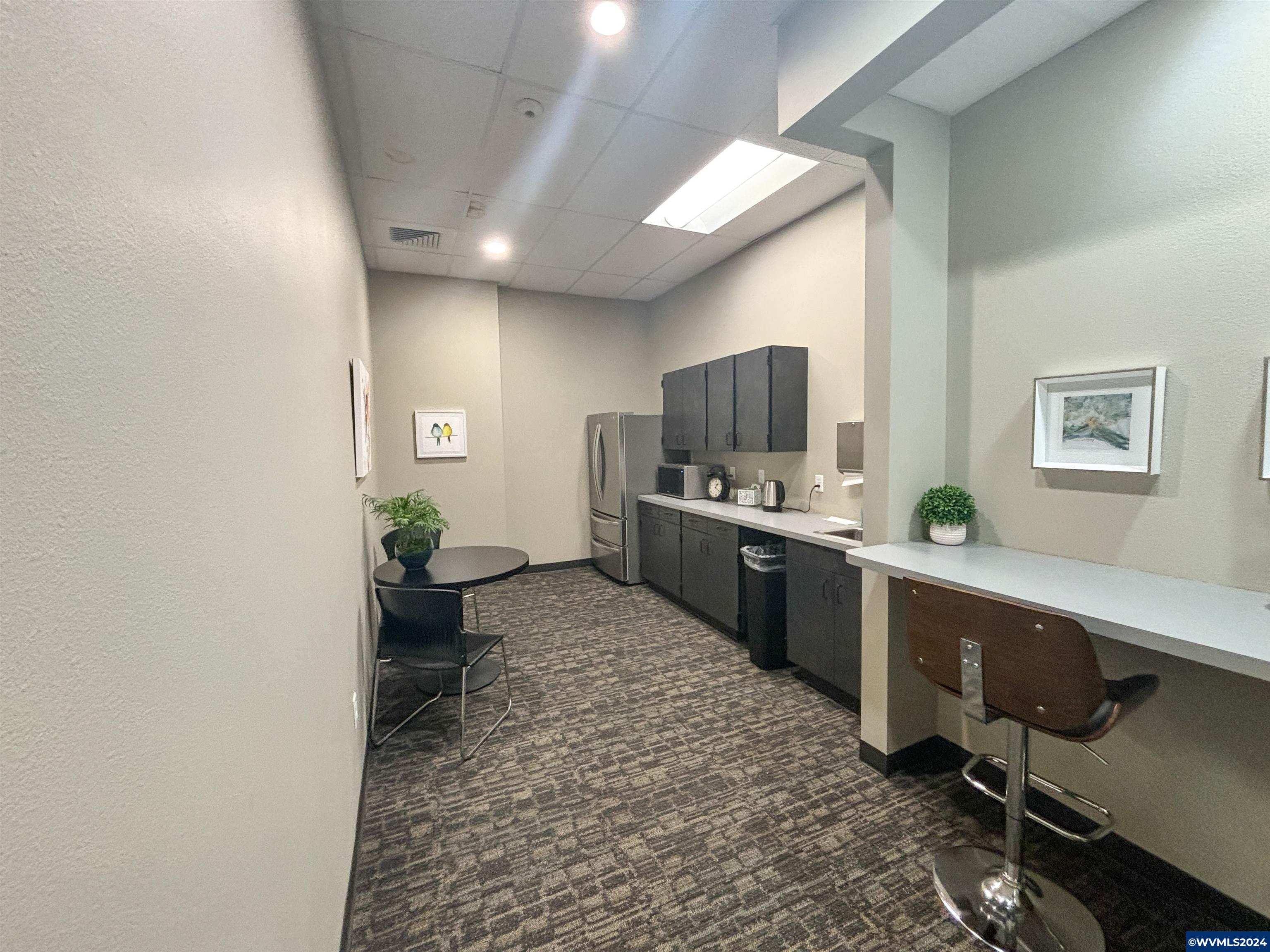 223 Commercial (142) St NE
