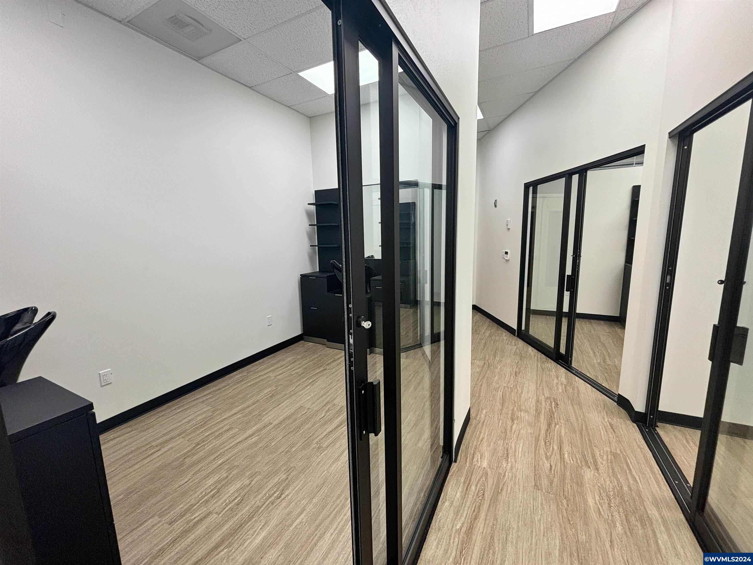 223 Commercial (140-E) St NE