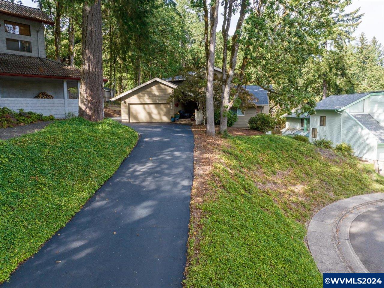 2624 NW Lupine Pl