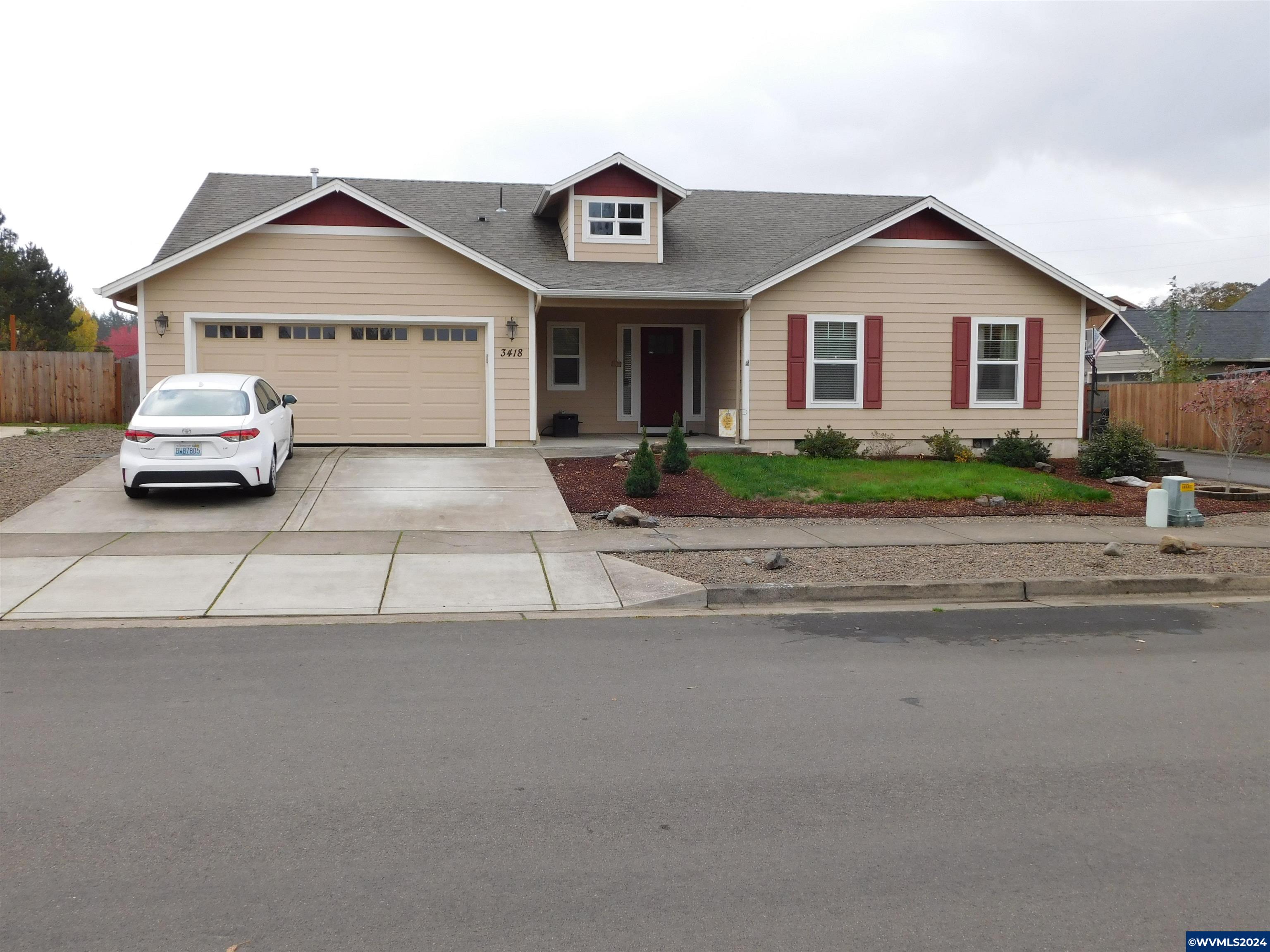 3418 Oak Grove Wy NW