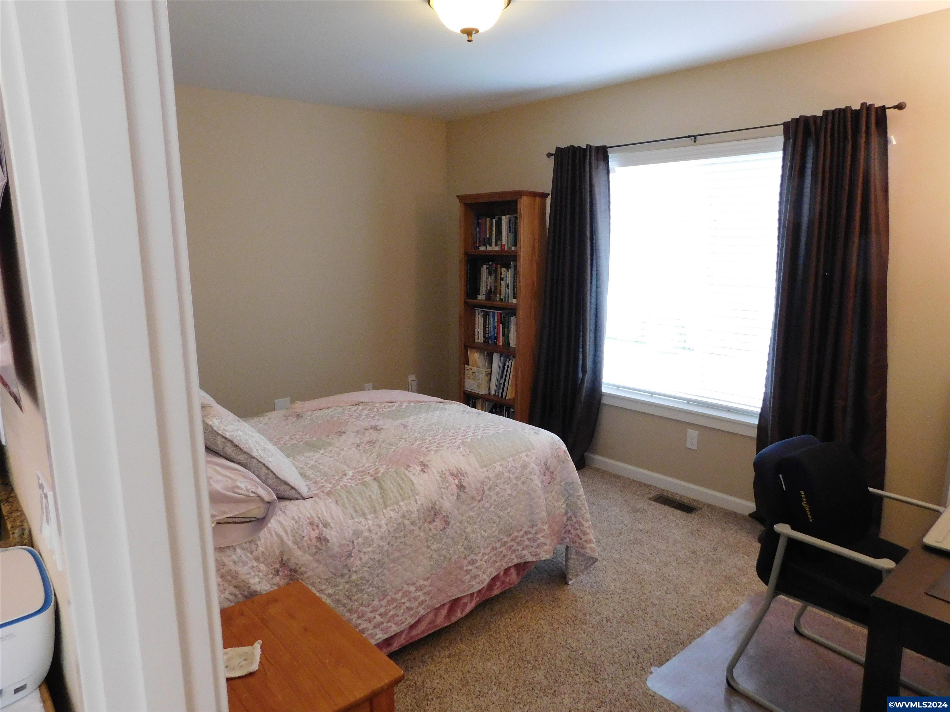 3418 Oak Grove Wy NW