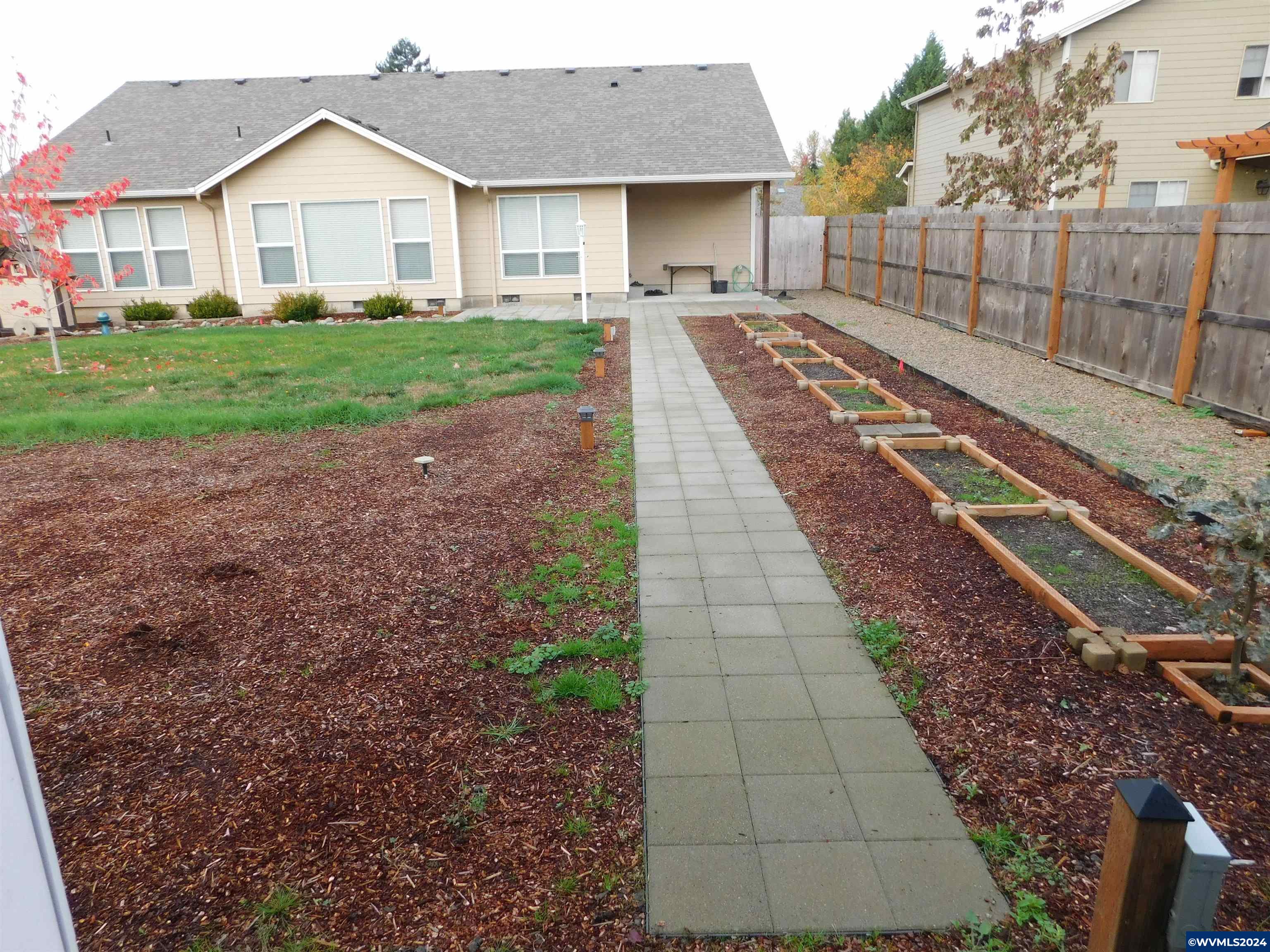 3418 Oak Grove Wy NW