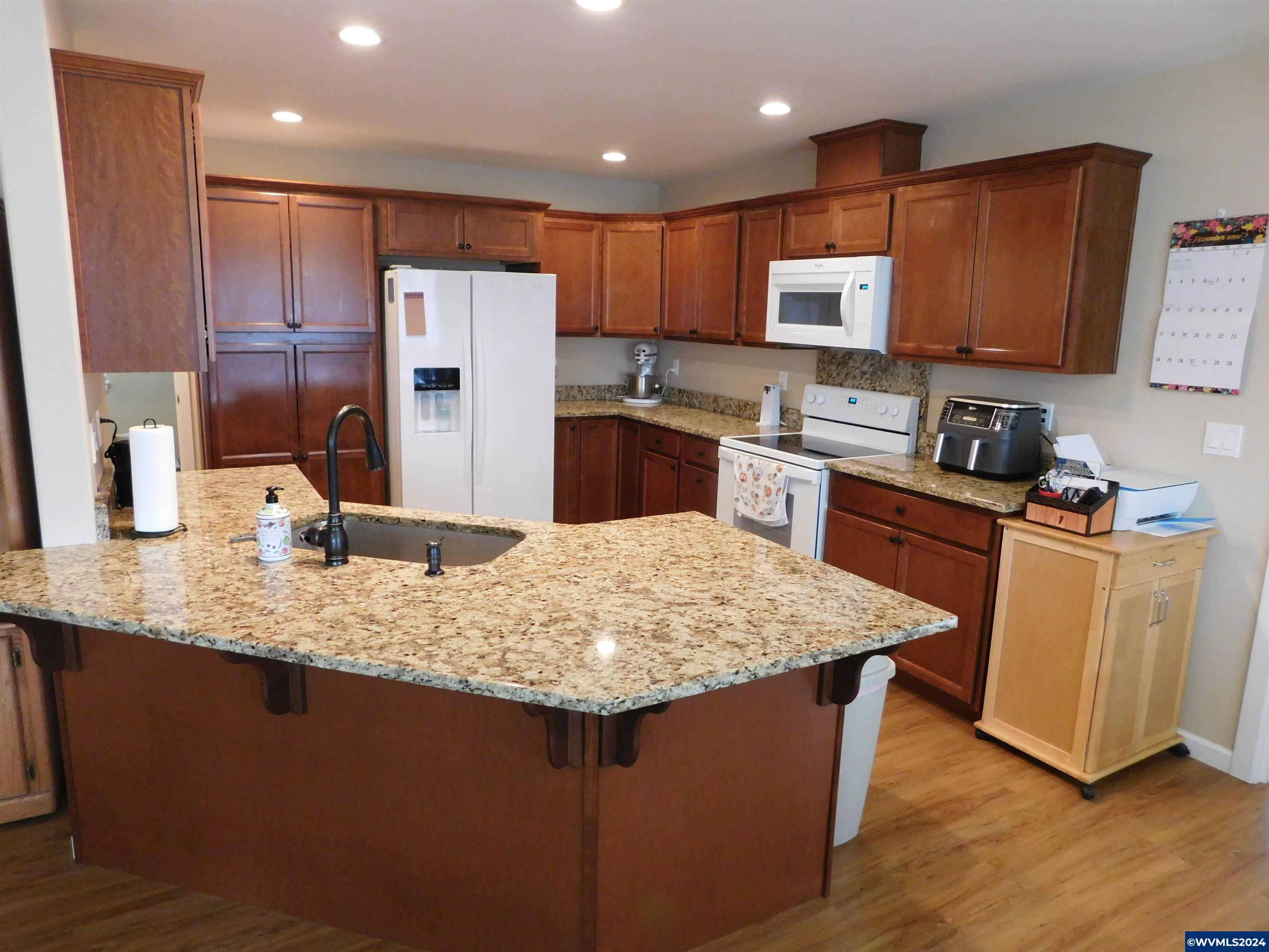3418 Oak Grove Wy NW