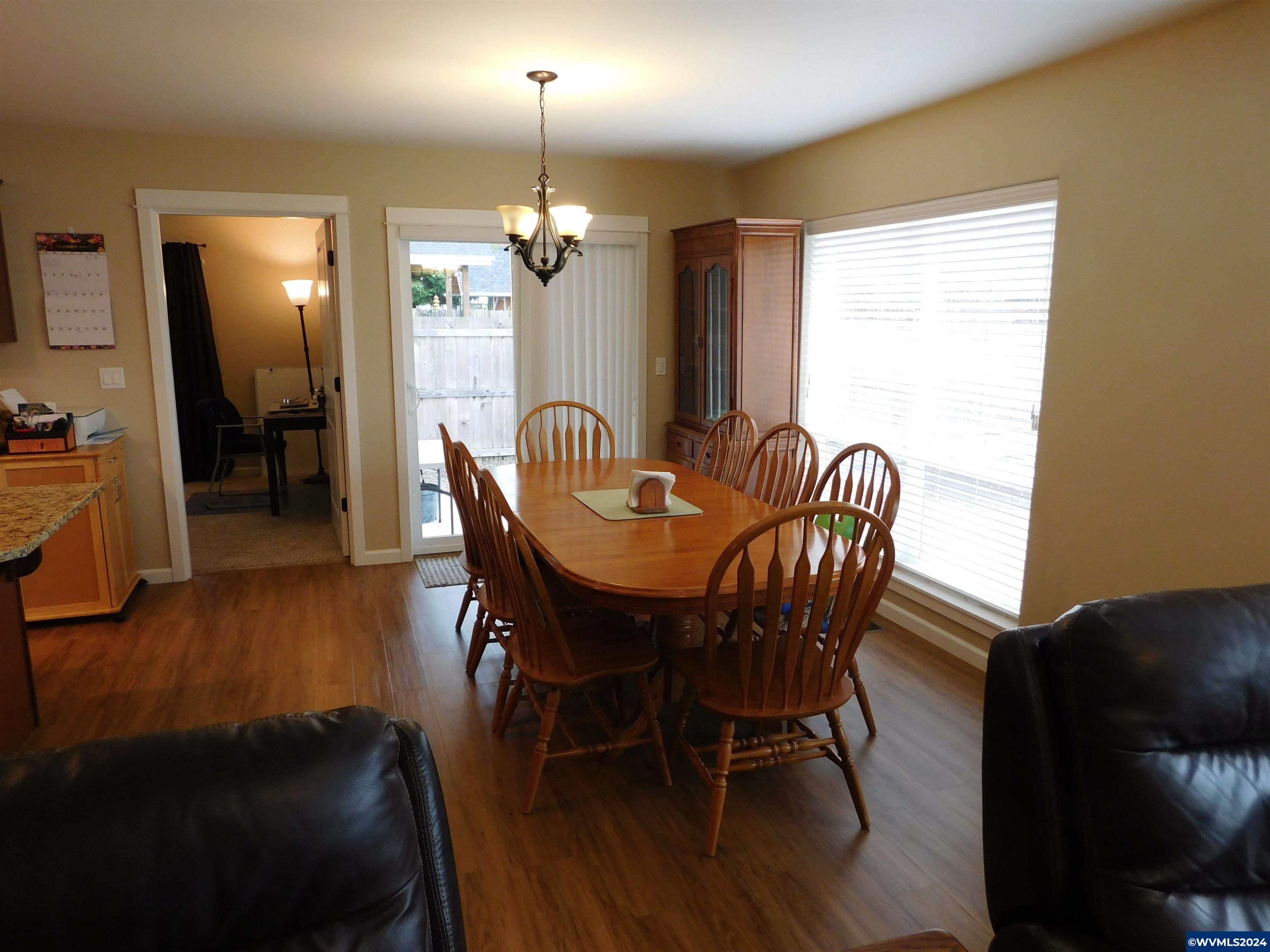 3418 Oak Grove Wy NW