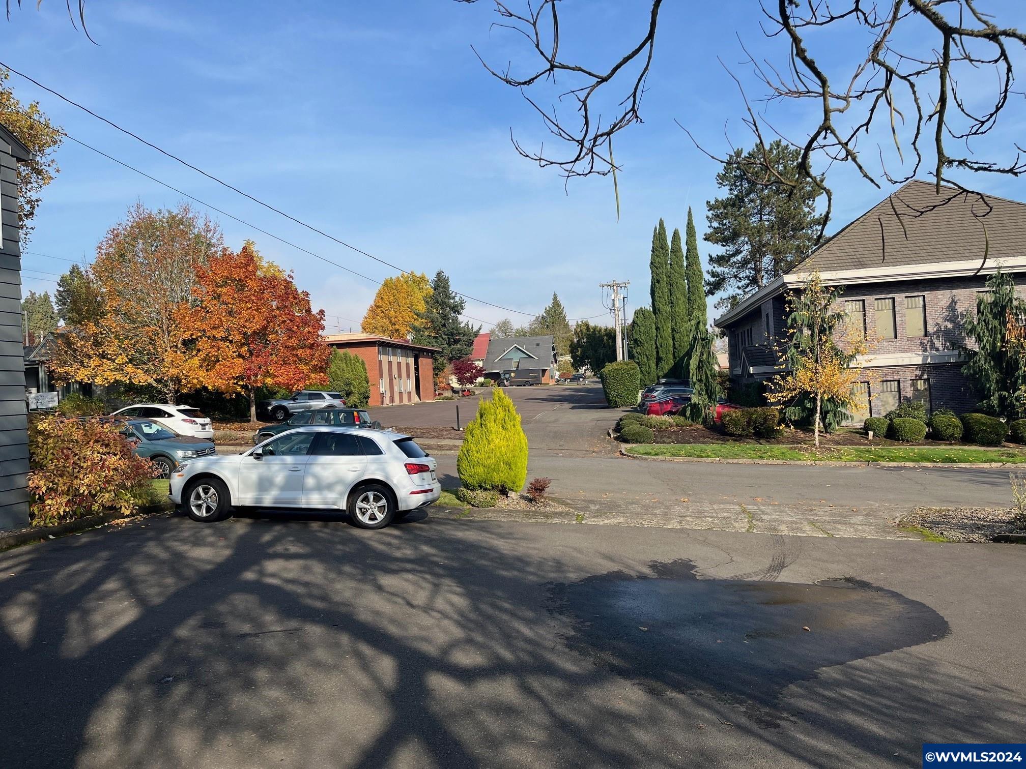 358 Superior (Ste D) St SE