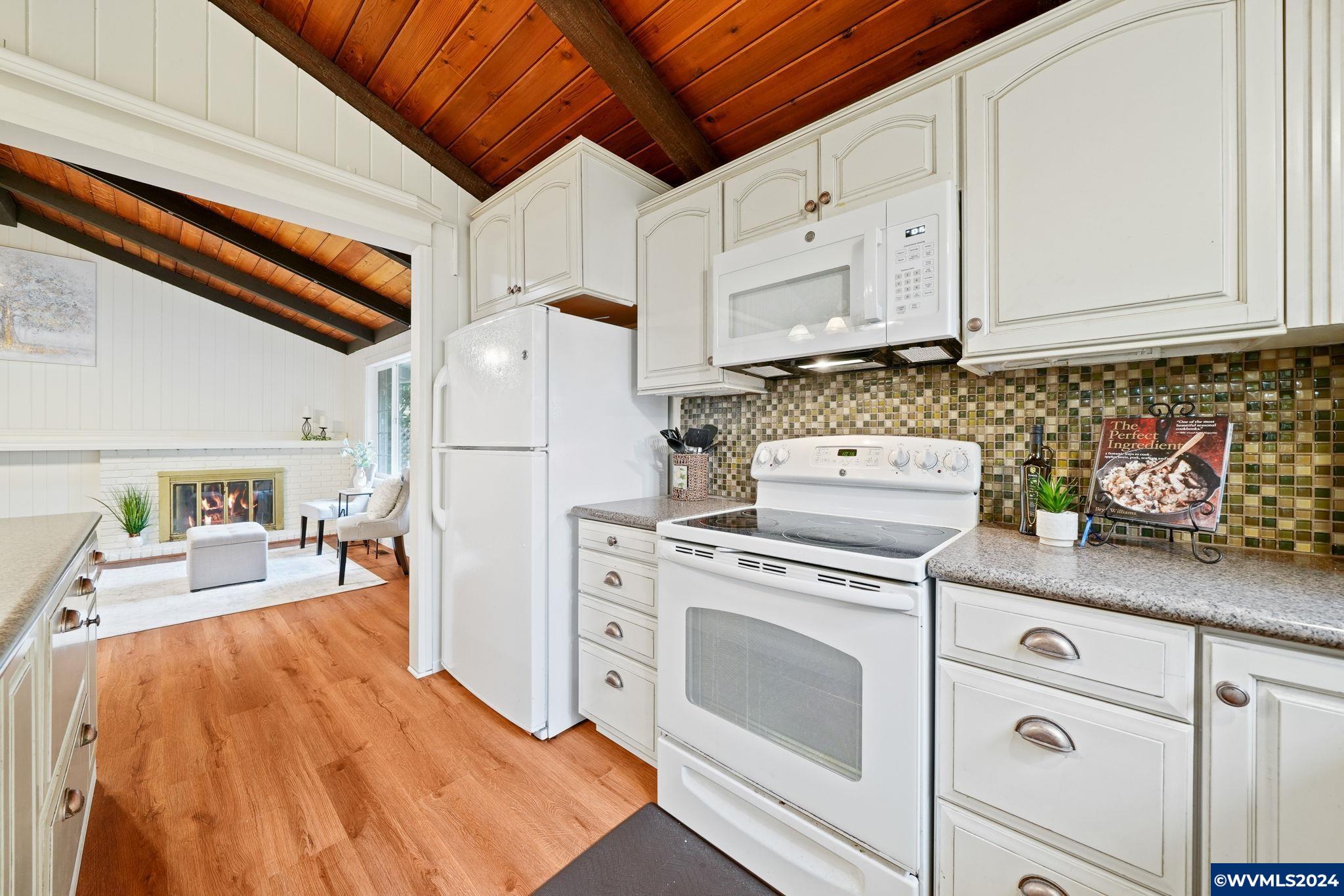 3801 NW Van Buren Av