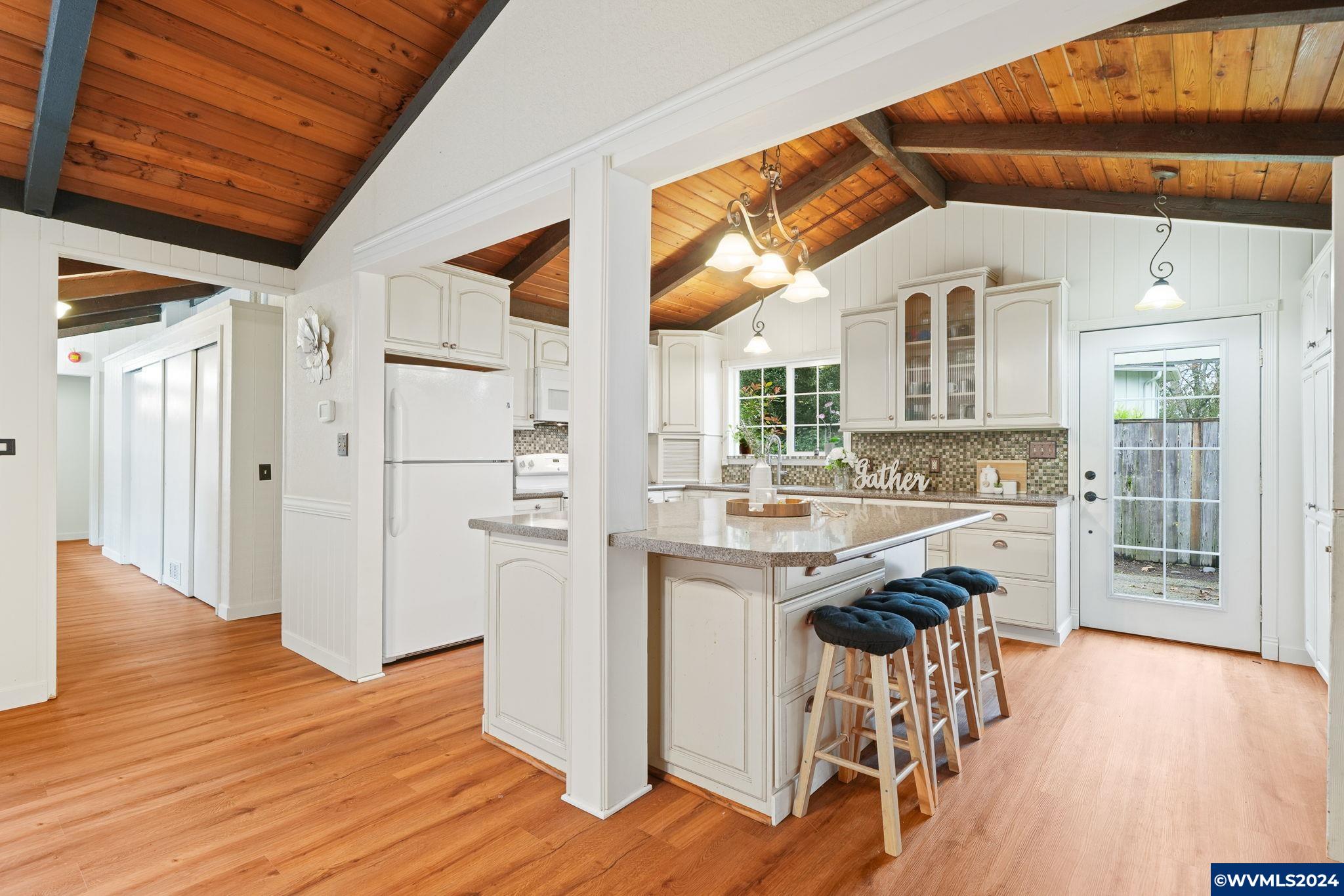 3801 NW Van Buren Av