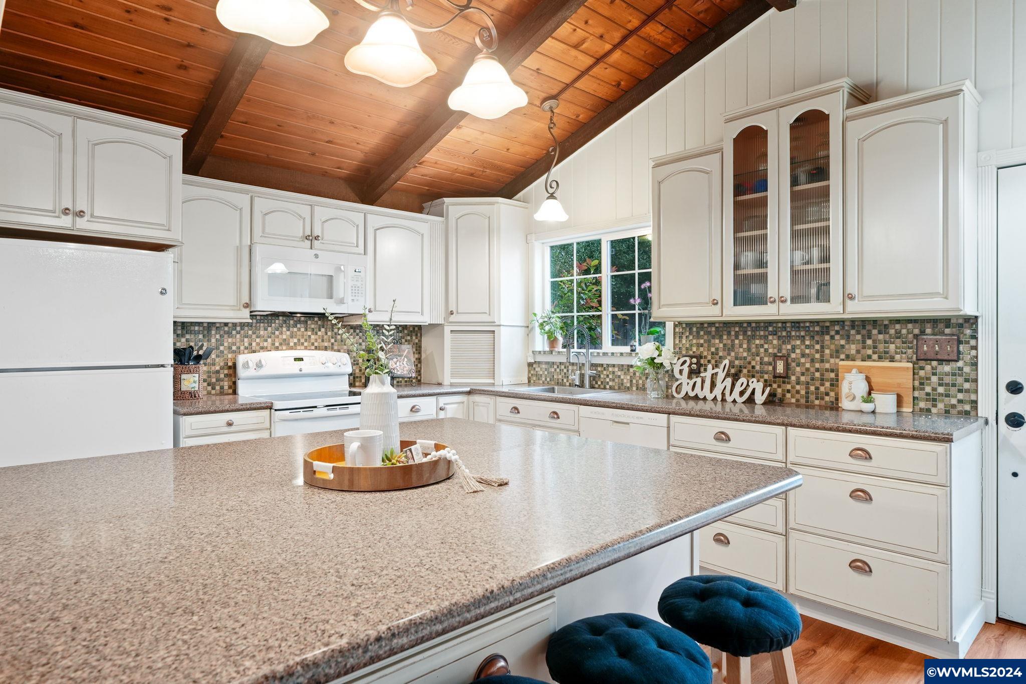 3801 NW Van Buren Av