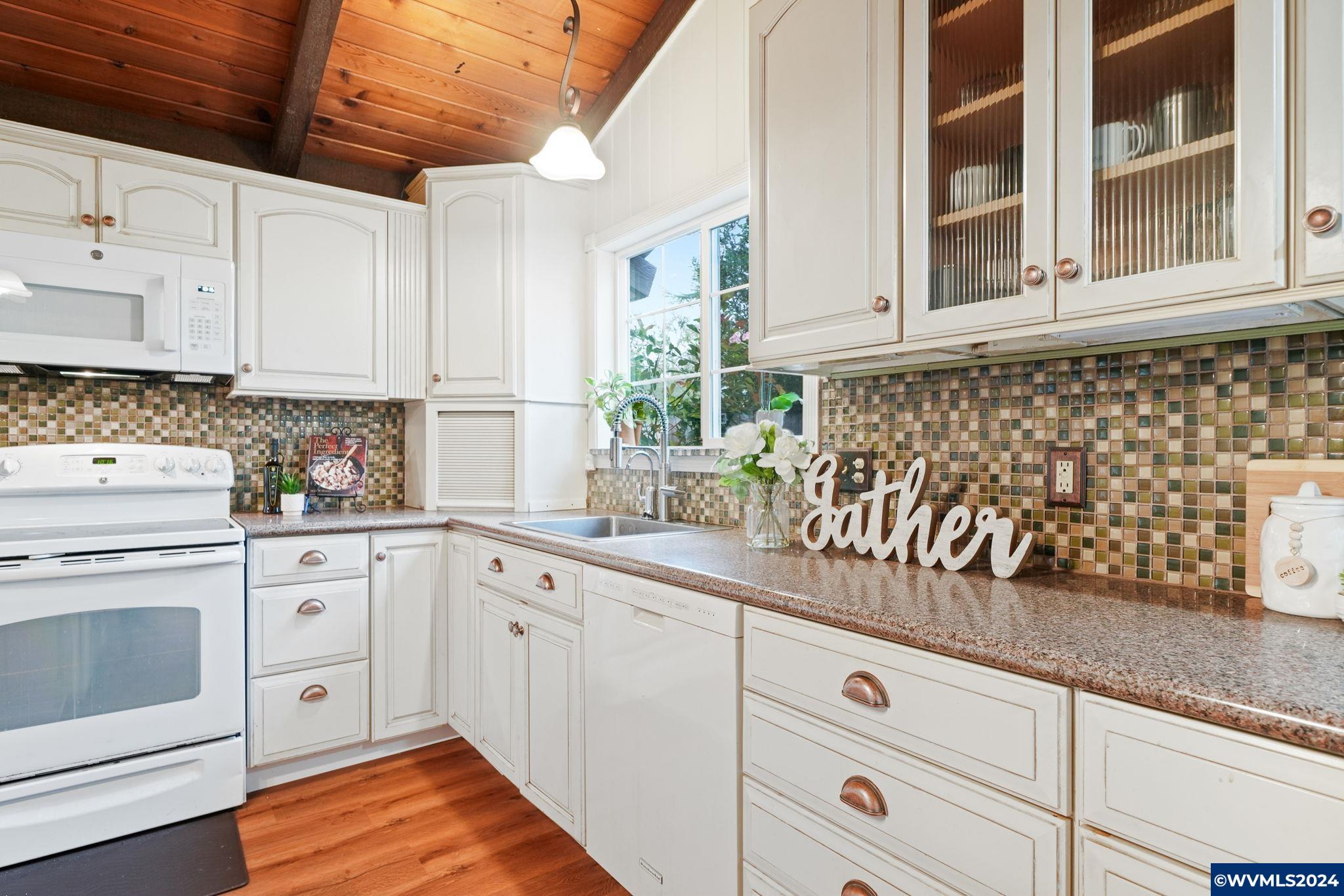 3801 NW Van Buren Av