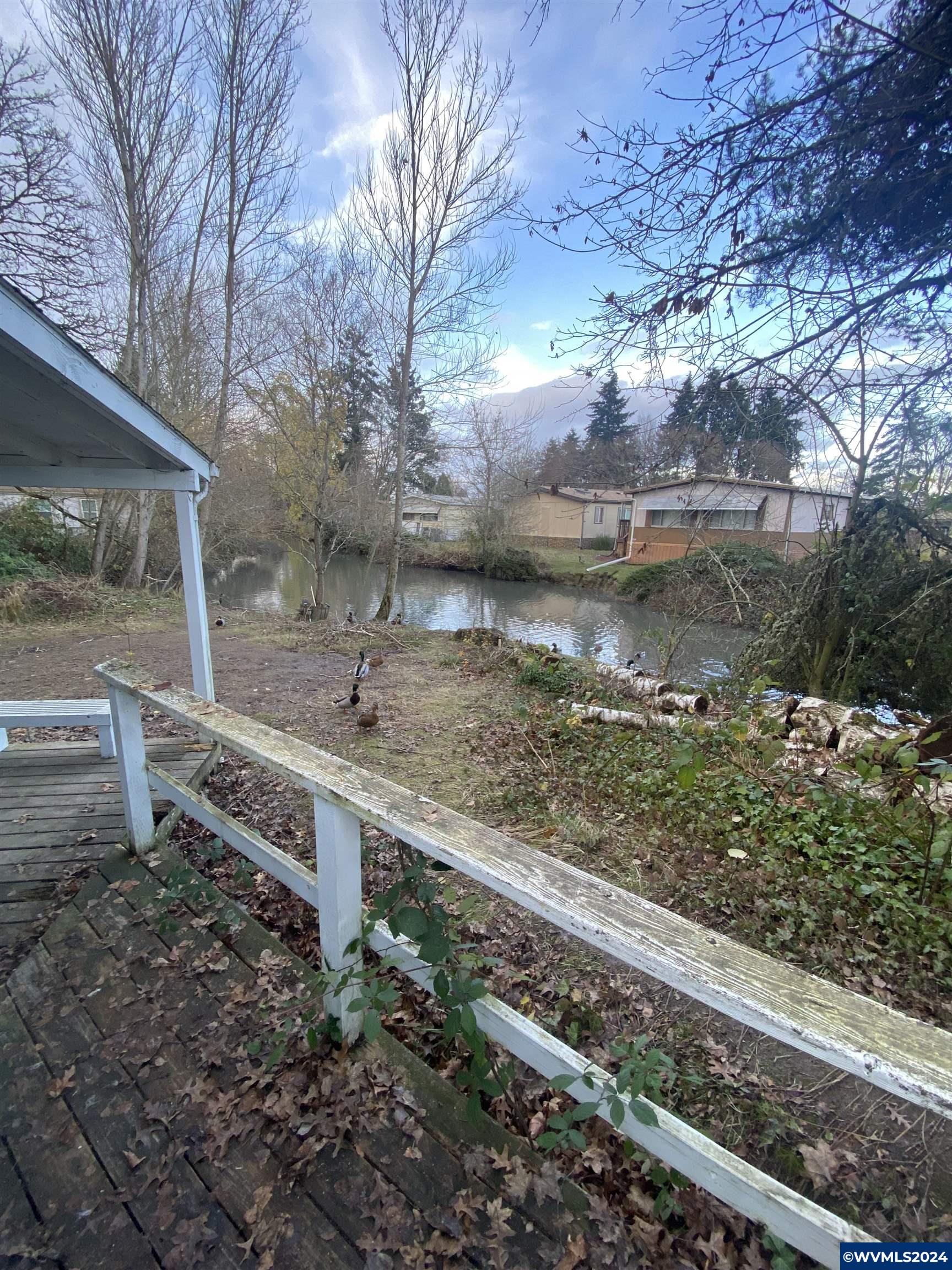 1905 Waverly Dr SE