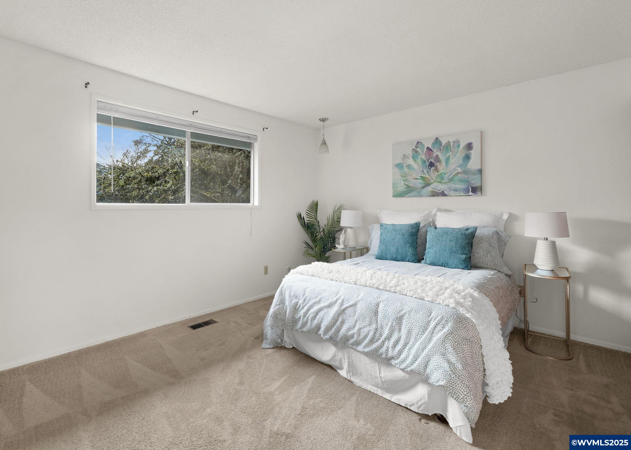 2920 NW Roosevelt Dr