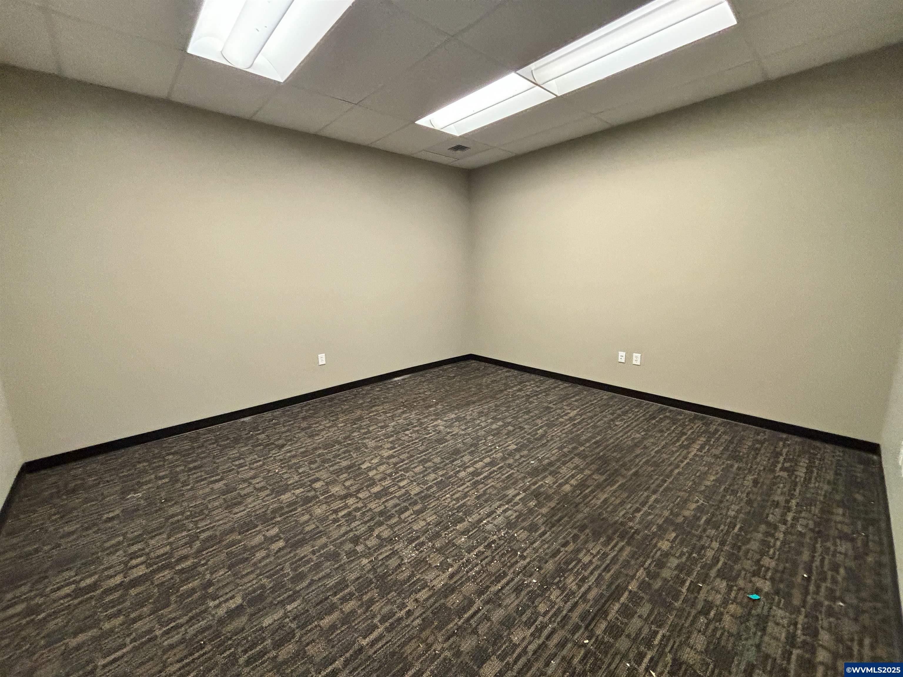 223 Commercial (#225) St NE