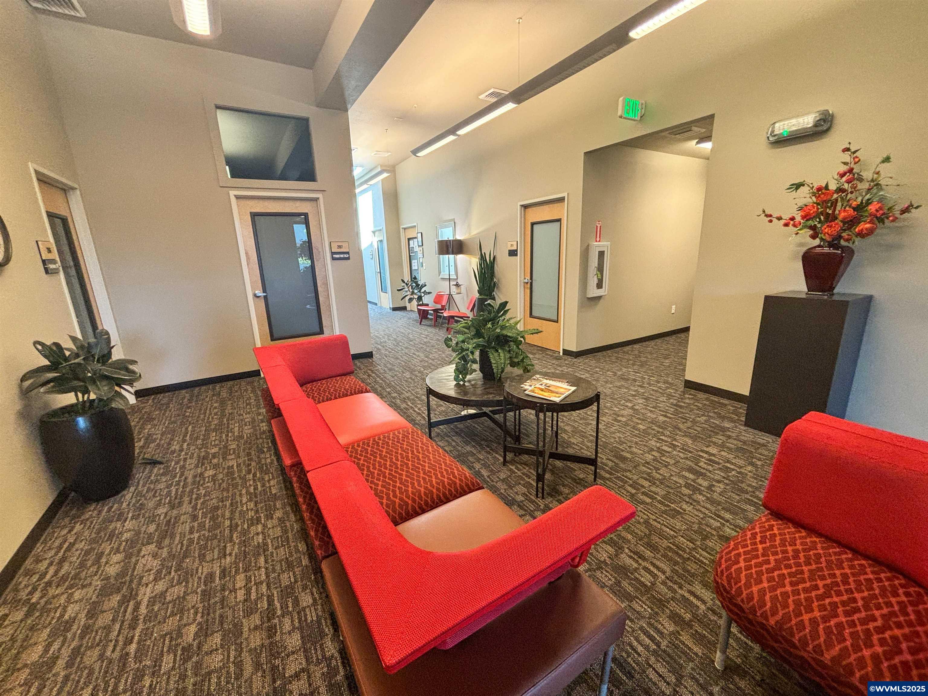 223 Commercial (#225) St NE