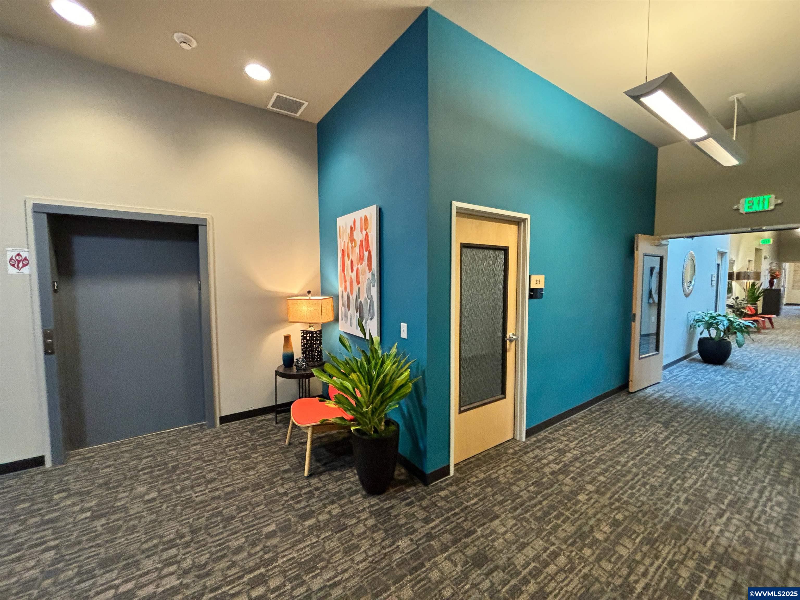 223 Commercial (#227) St NE