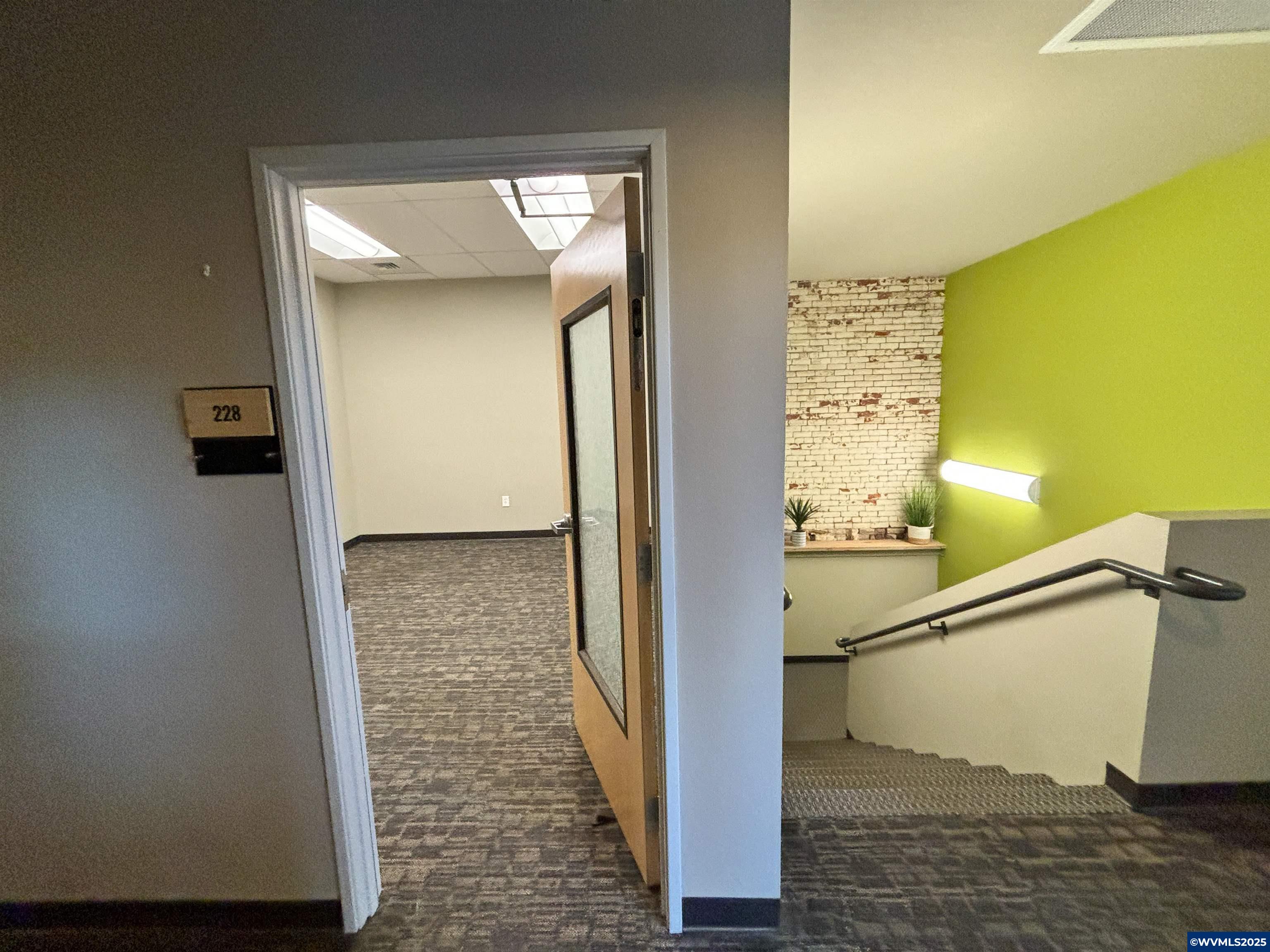 223 Commercial (#228) St NE