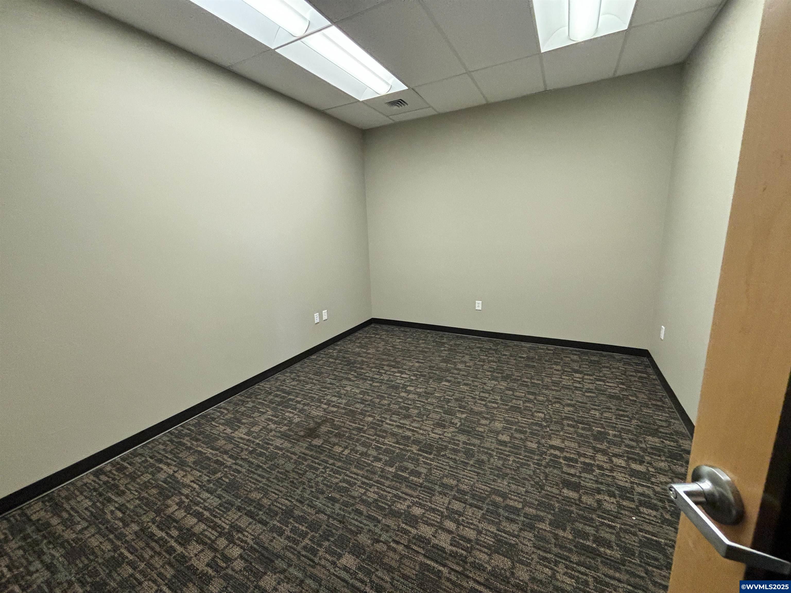223 Commercial (#228) St NE