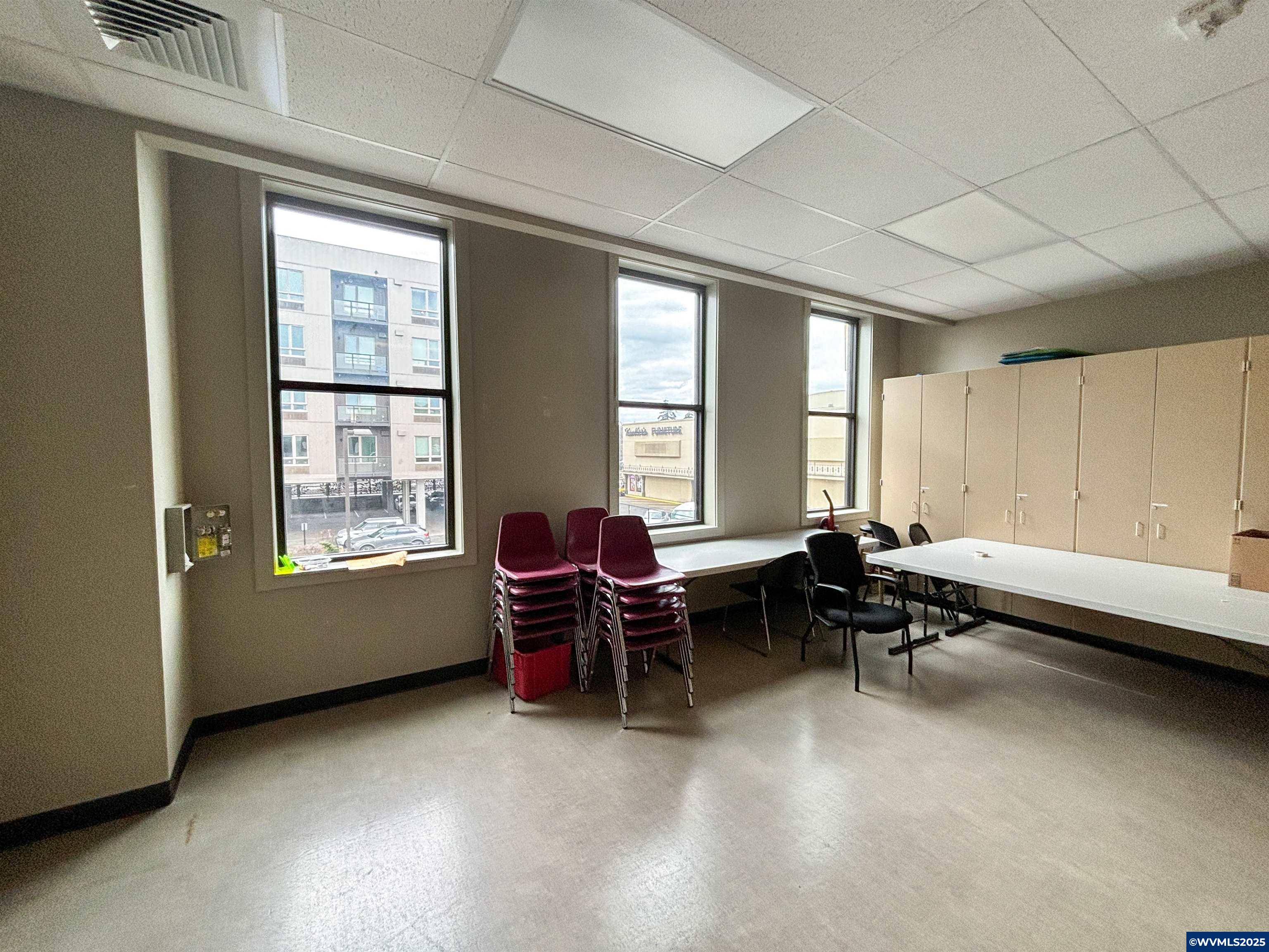 223 Commercial (#232) St NE