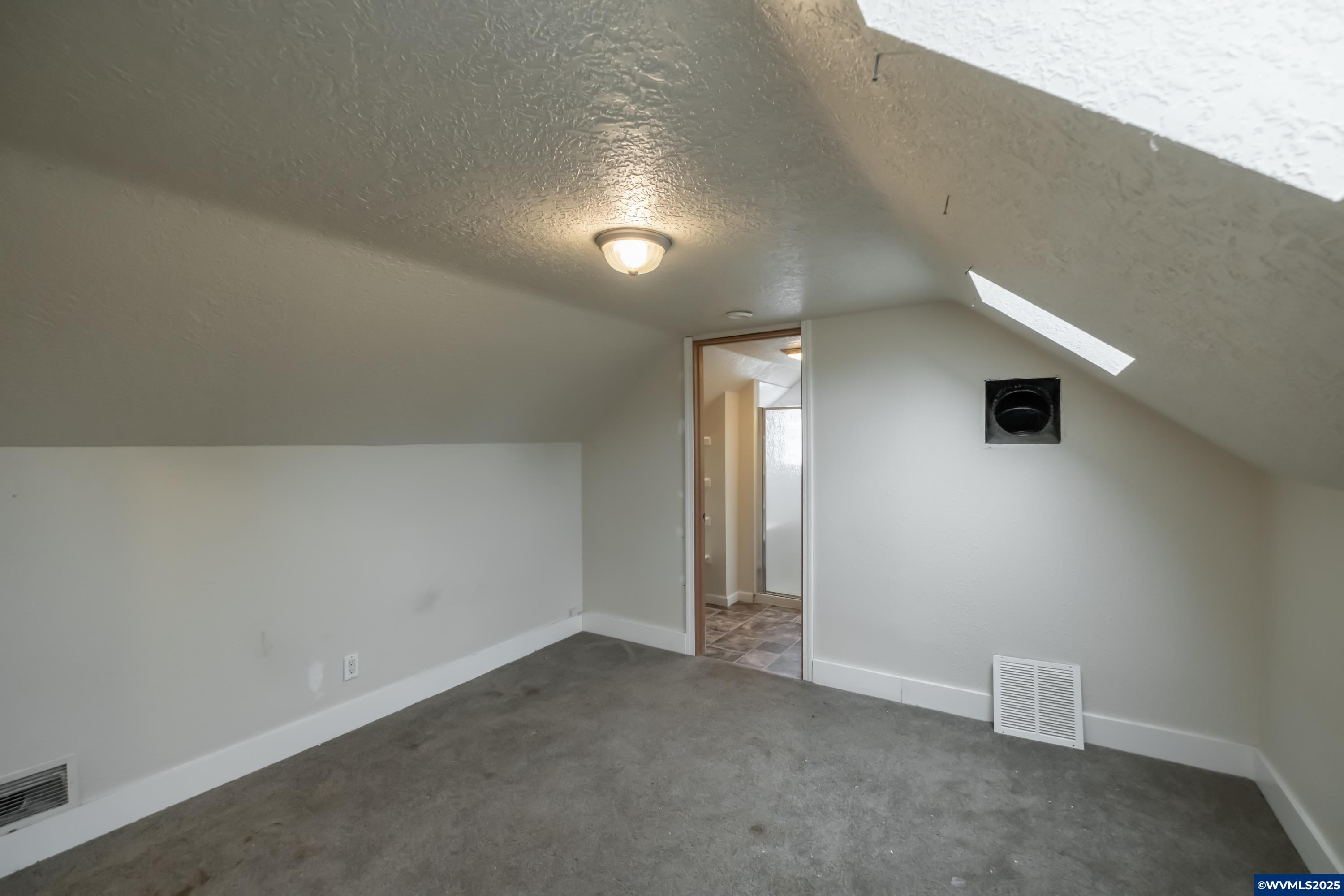 3392 Sunnyview Rd NE